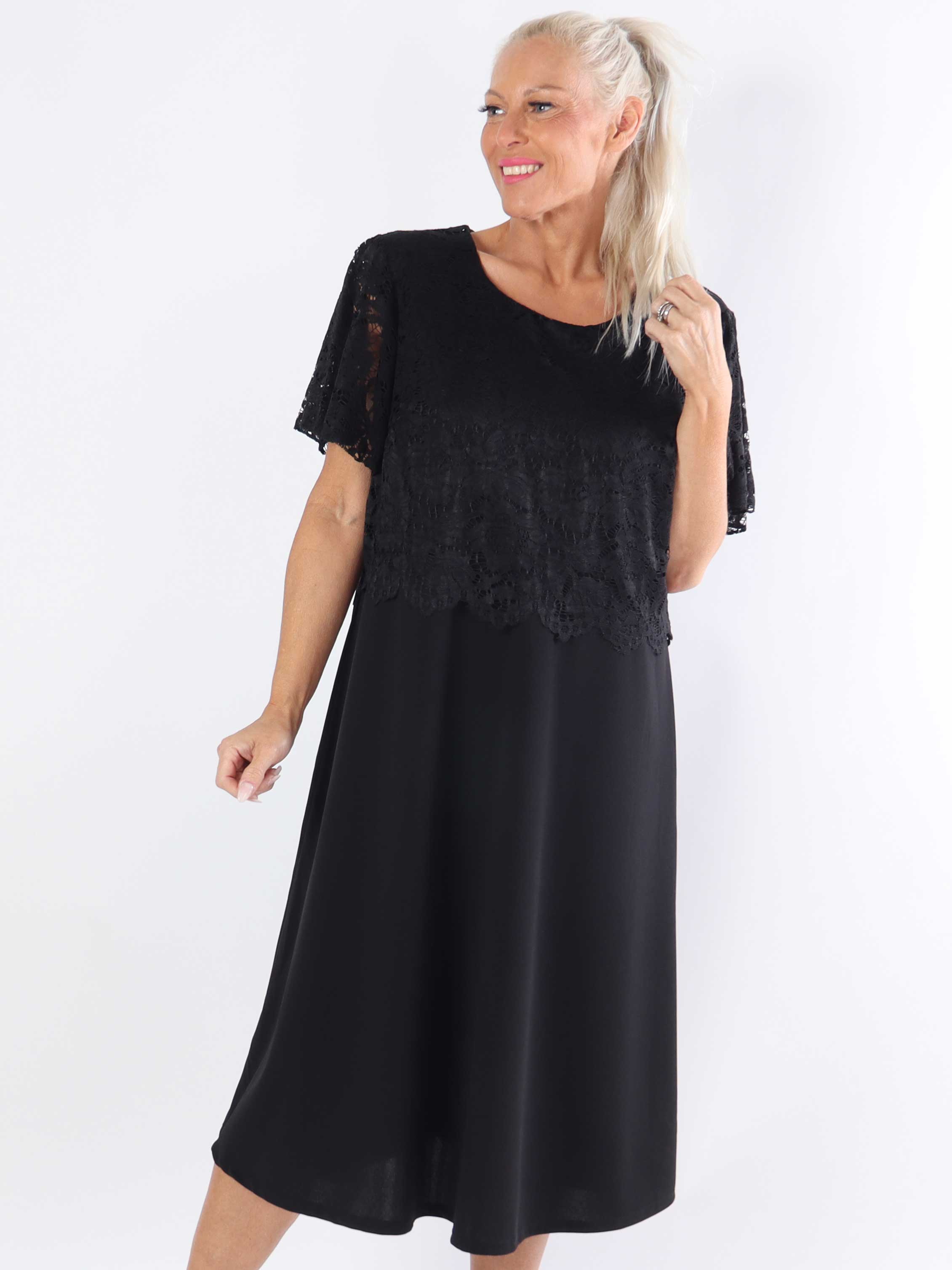 Aniki - Fin feminin plus size-klänning med spetsöverdel