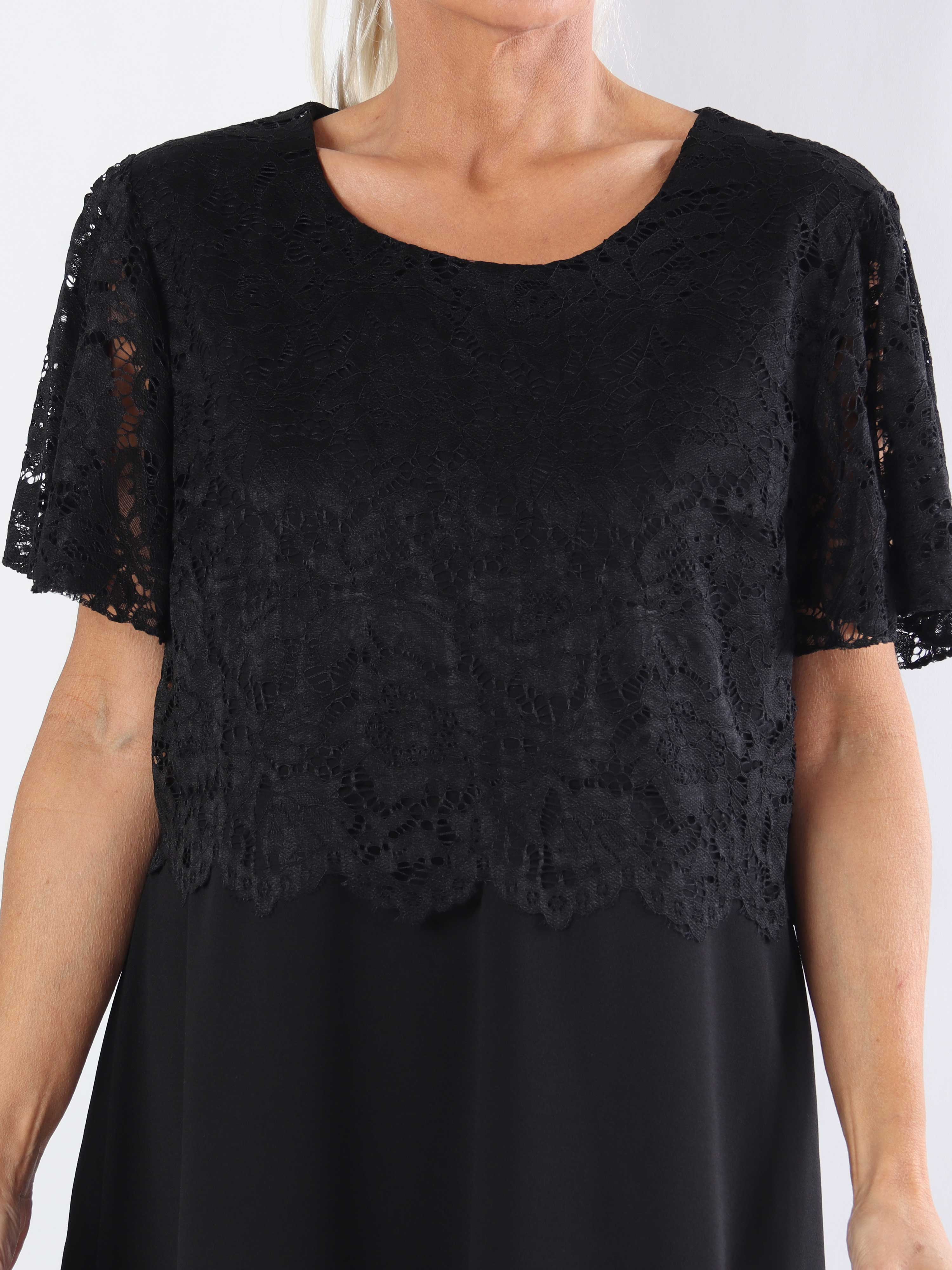 Aniki - Fin feminin plus size-klänning med spetsöverdel