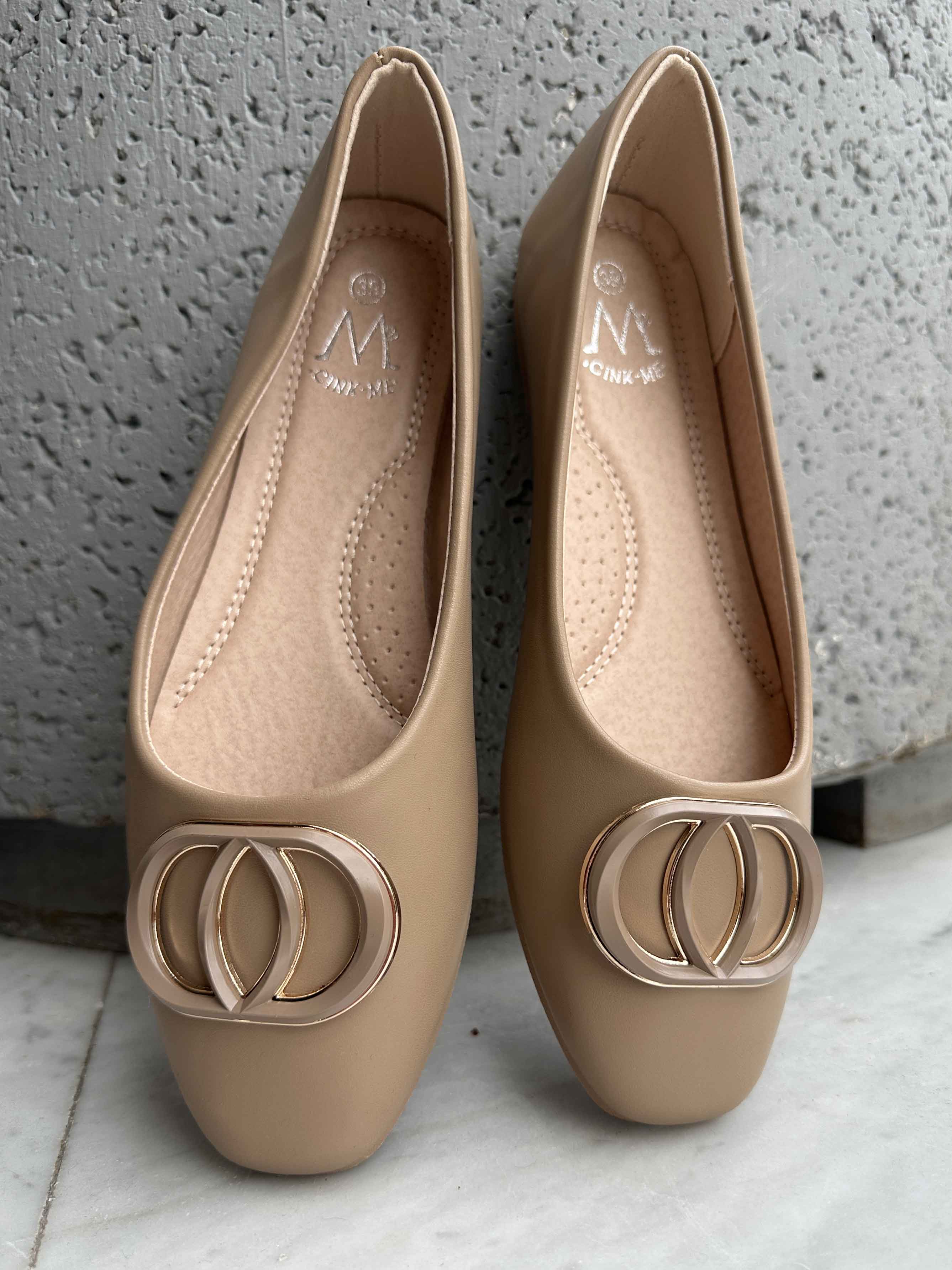 Solfrid - Eleganta ballerinor med spänne