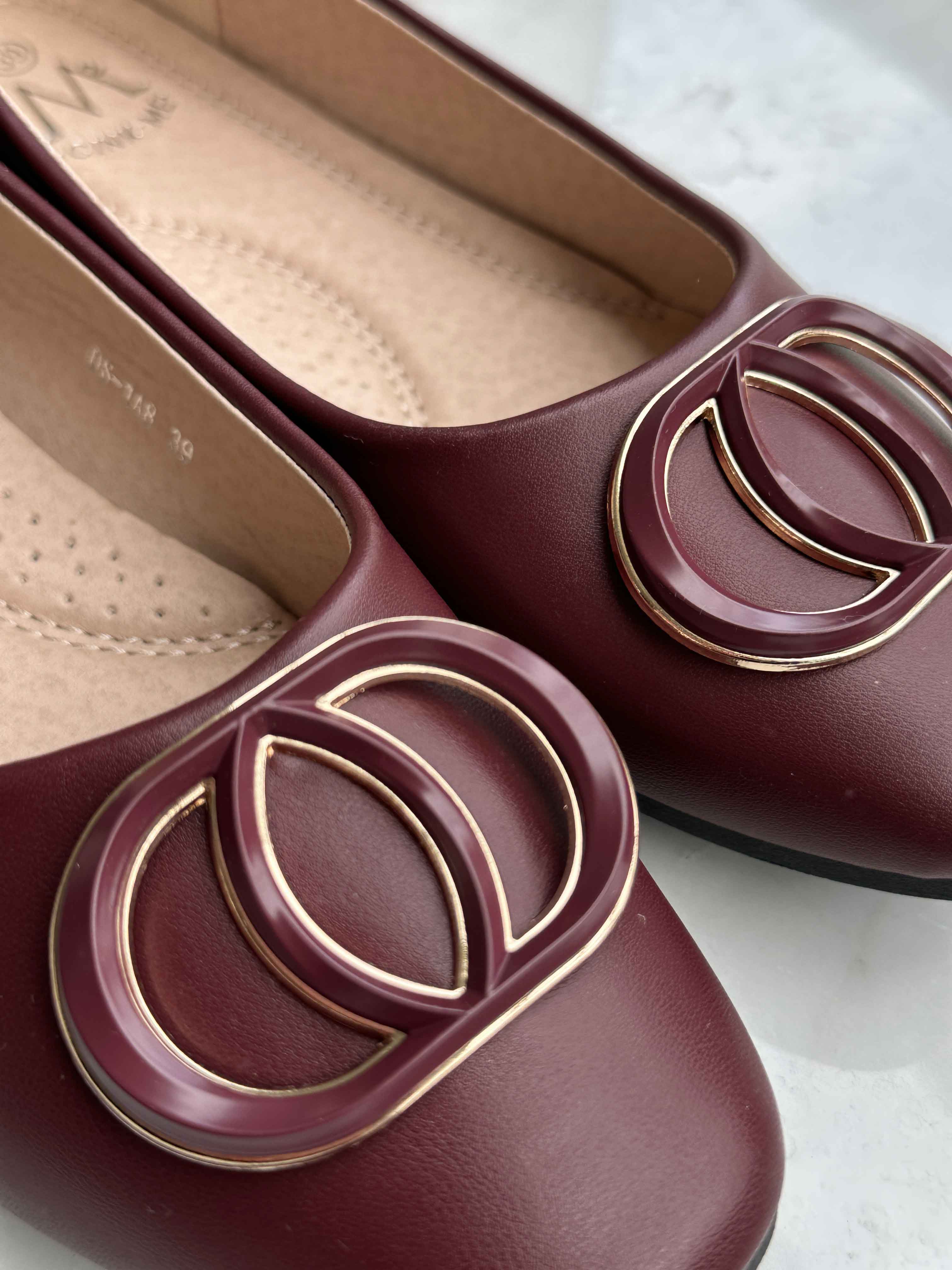 Solfrid - Eleganta ballerinor med spänne