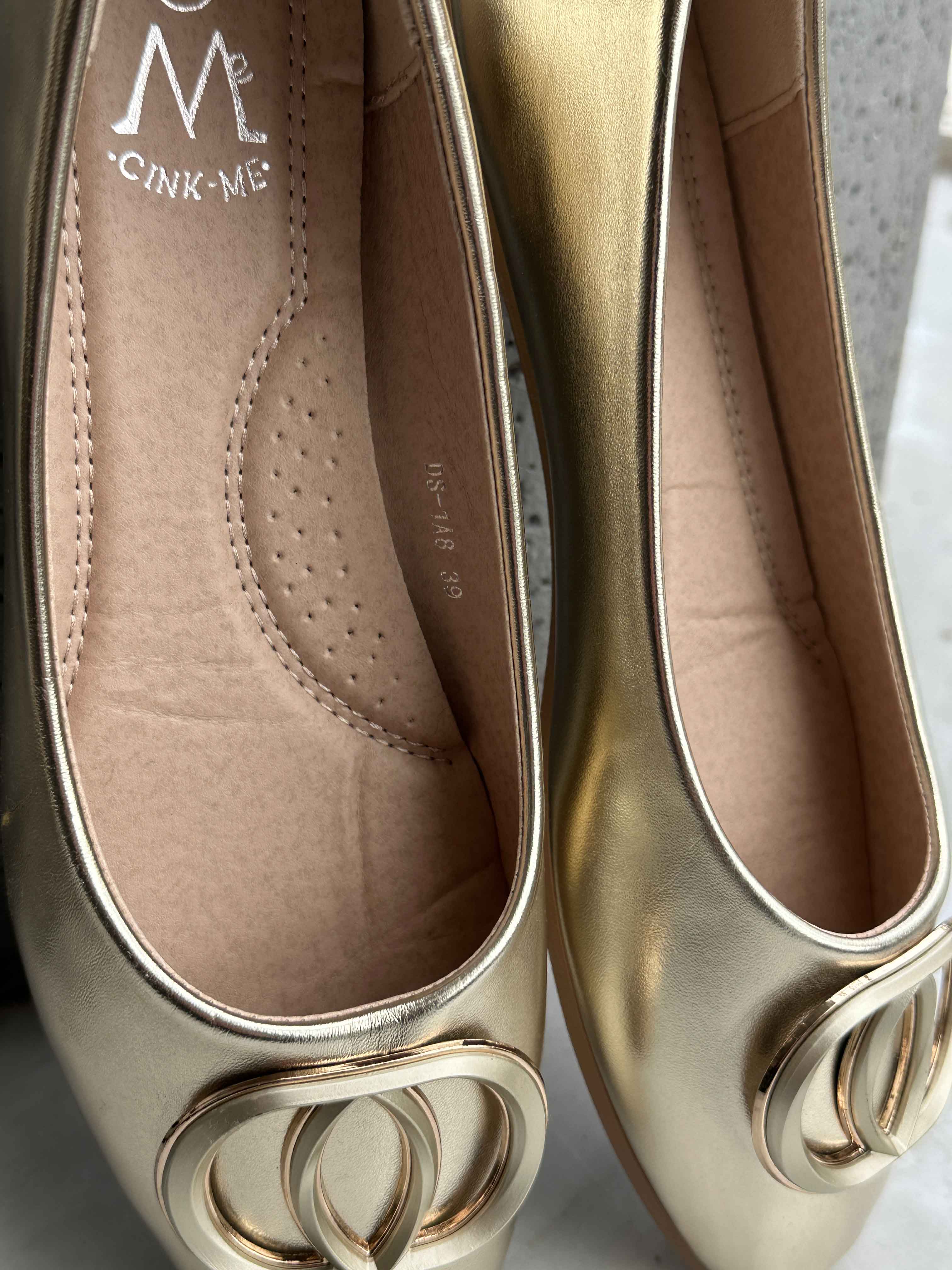 Solfrid - Eleganta ballerinor med spänne