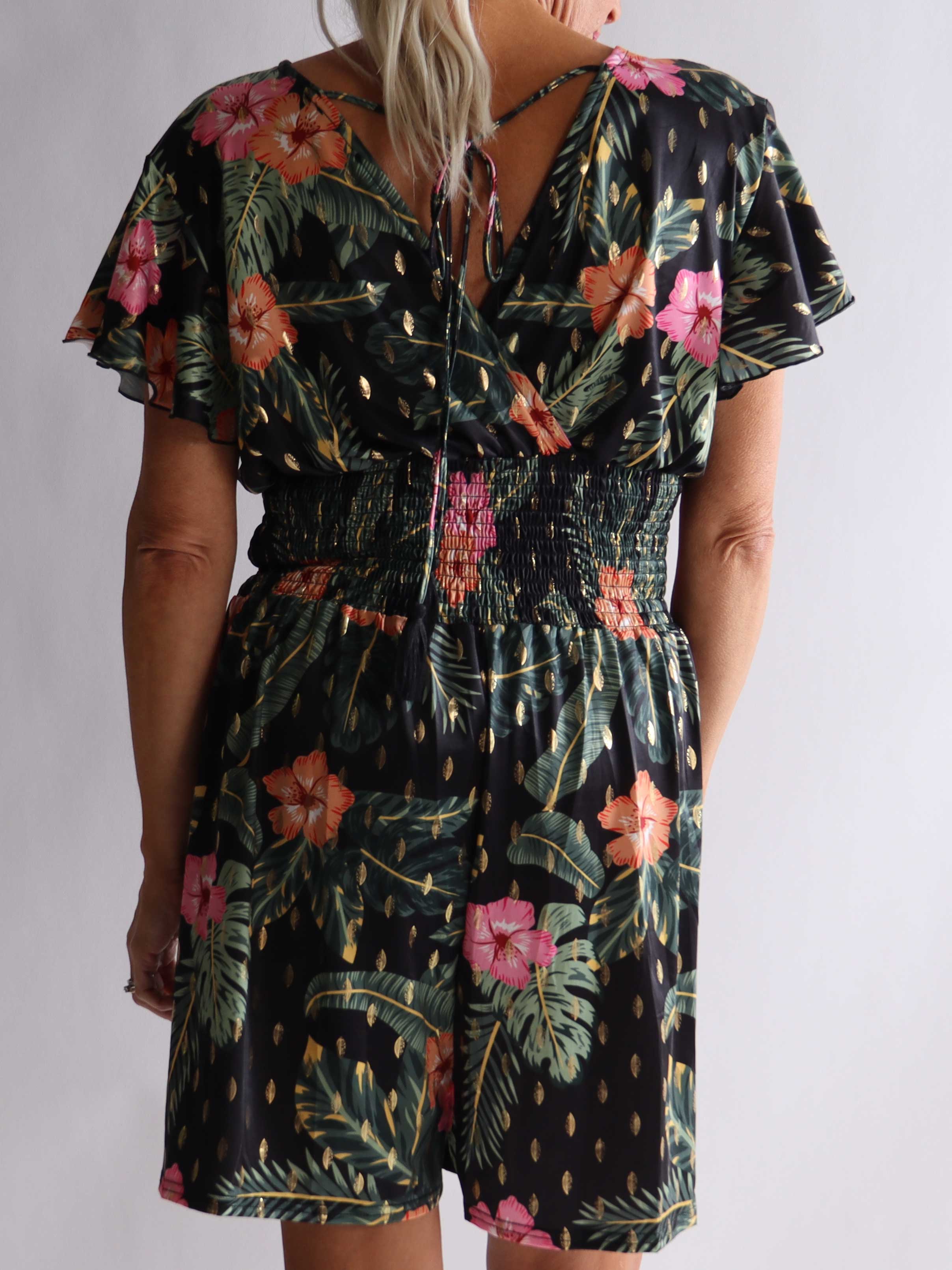 Pams Flower Playsuit - Elastisk playsuit i plusstorlek med fickor