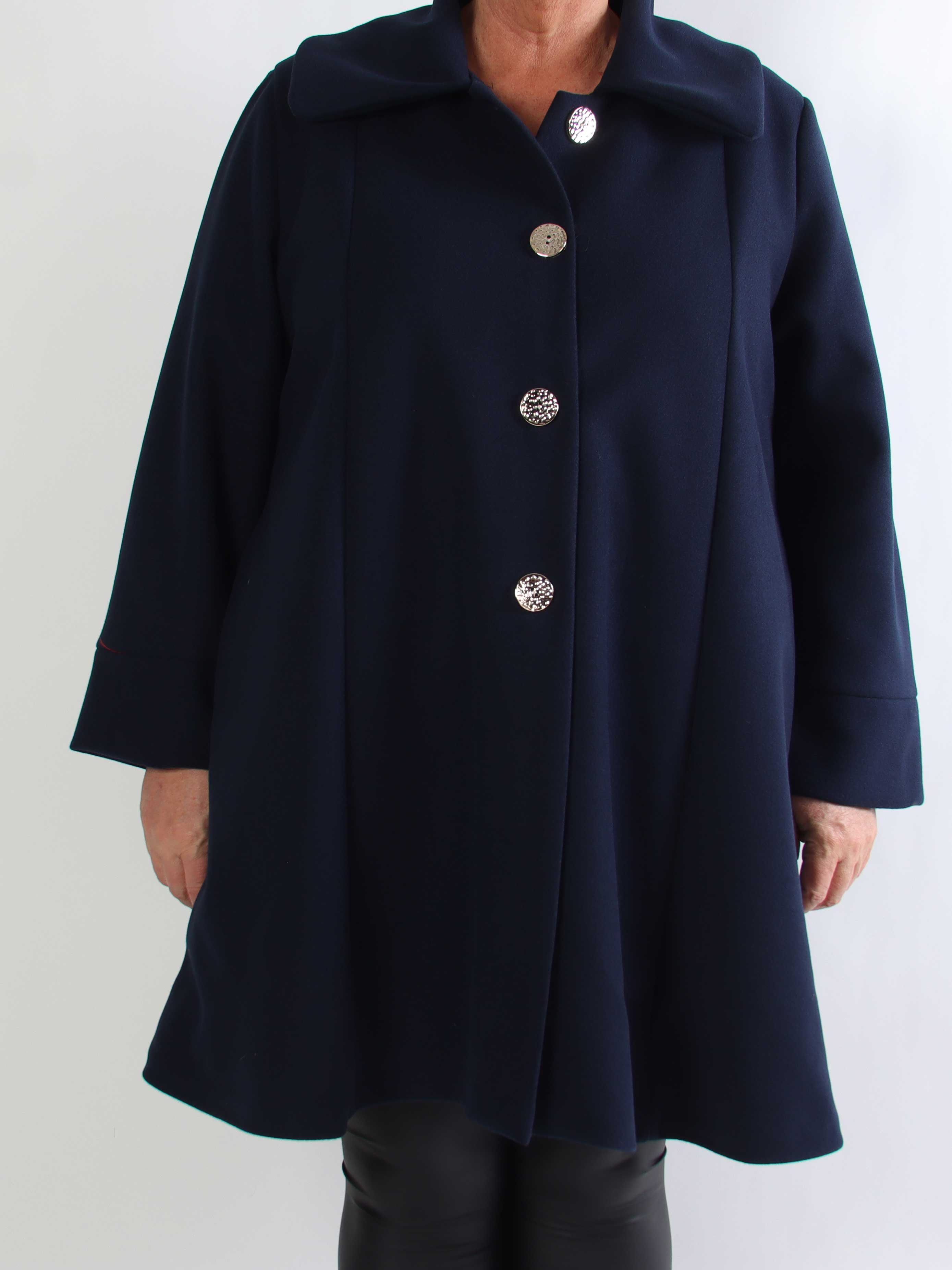 Yalena - Klassisk plus size frakke i A-facon med lommer