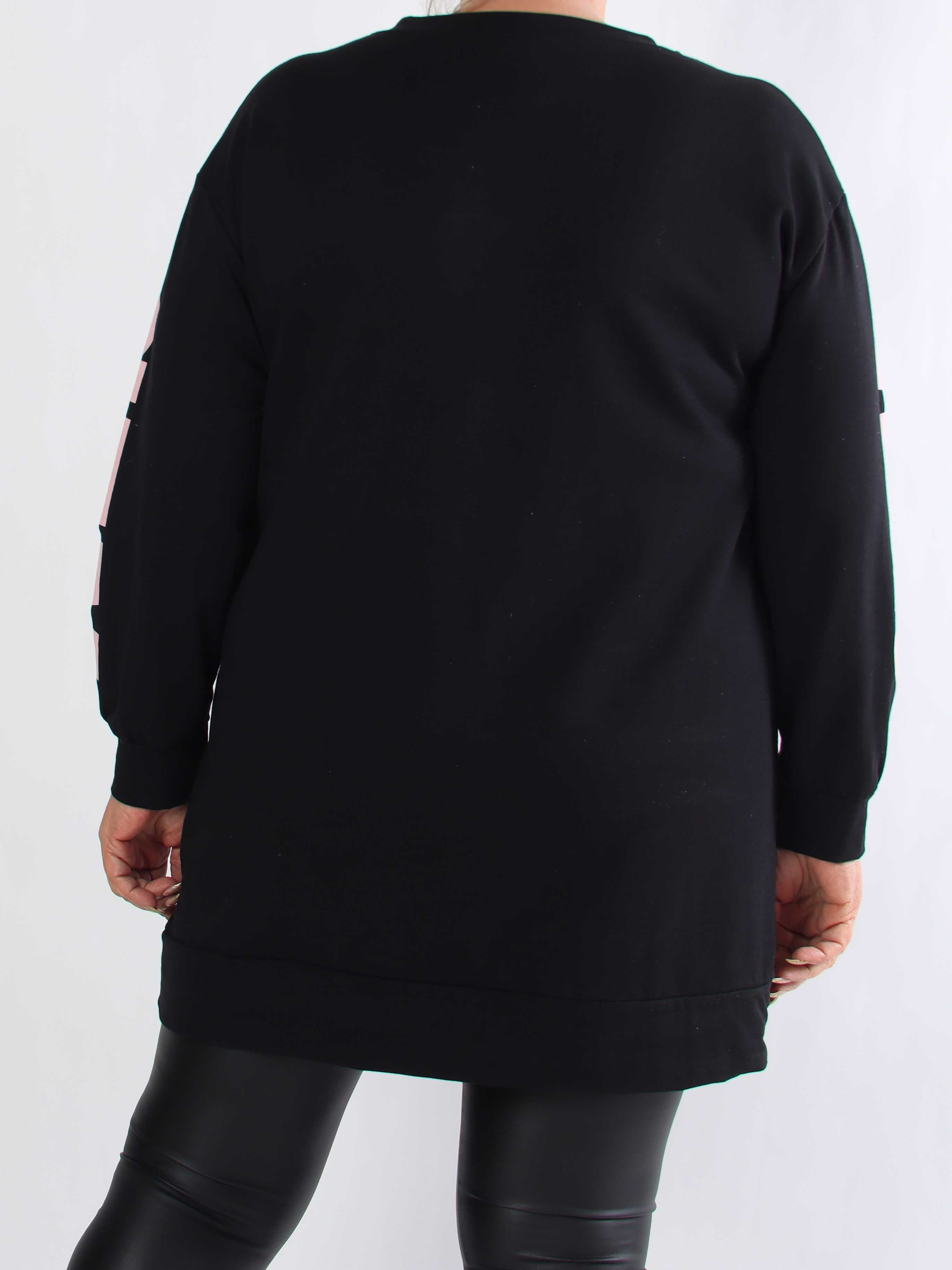 Claudine - Plus size joggingklänning i bomull med texten COPENHAGEN