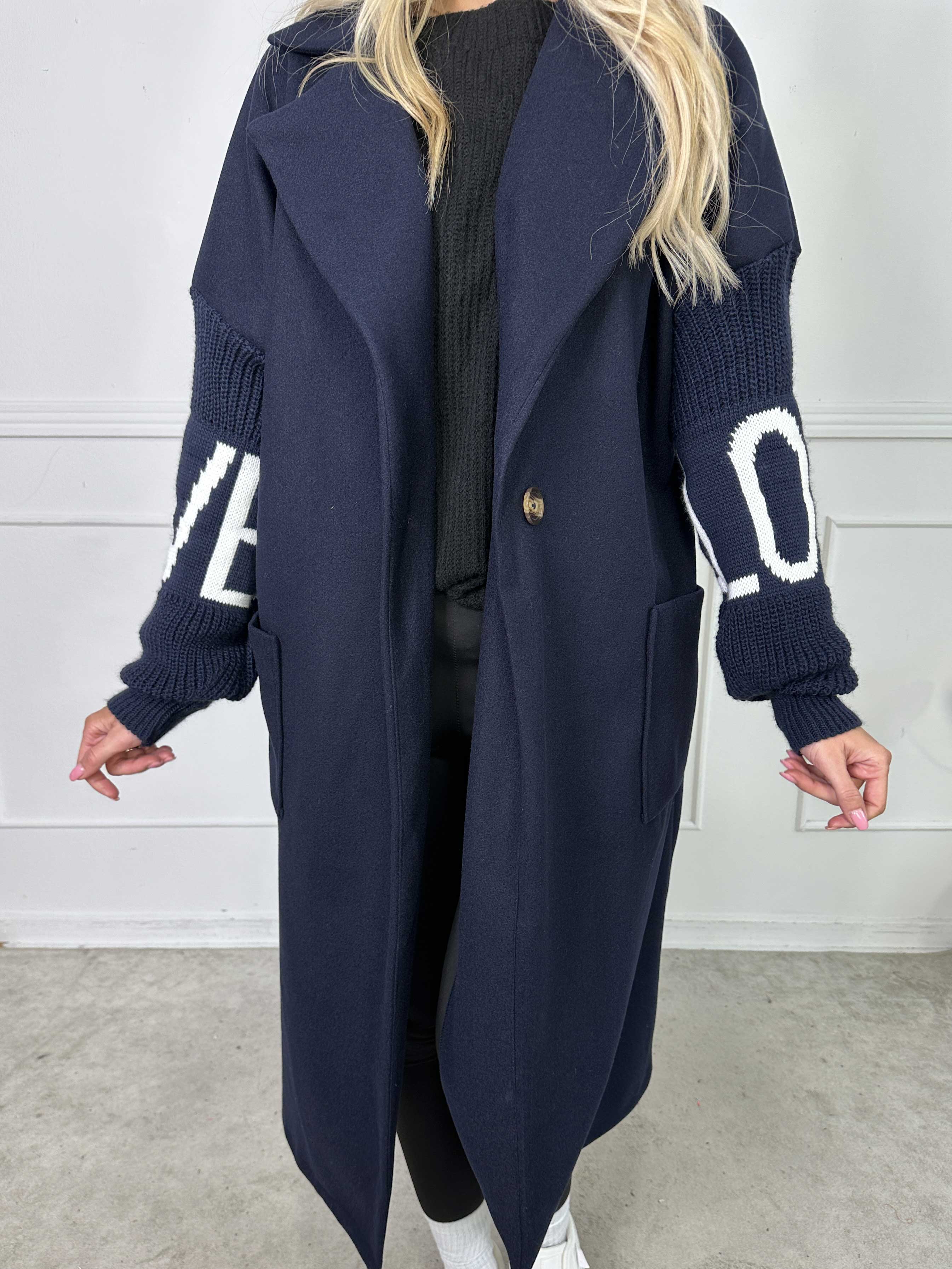 Debbie Midi - Fin kappa med stickade ärmar