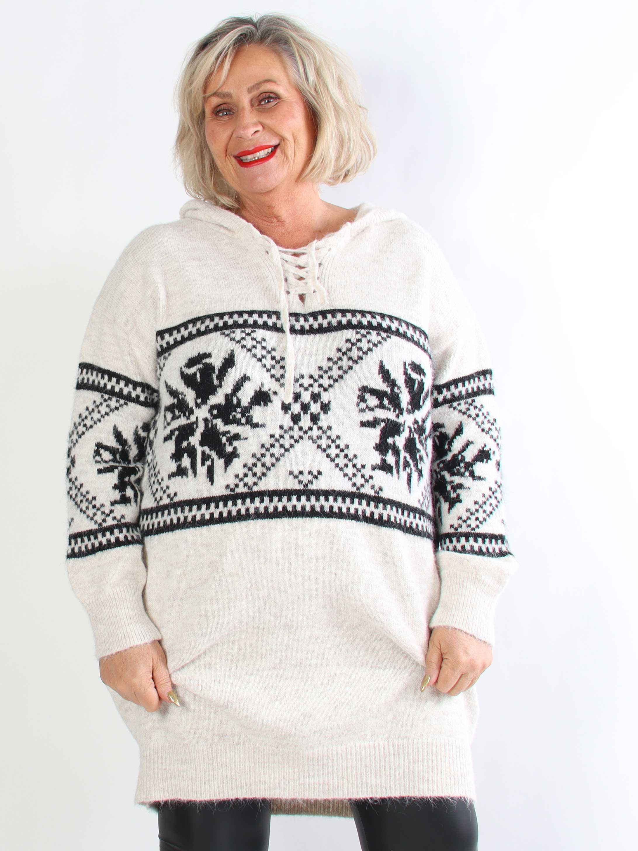 Veni Long - Blød mønstret strikkjole i plus size med hætte