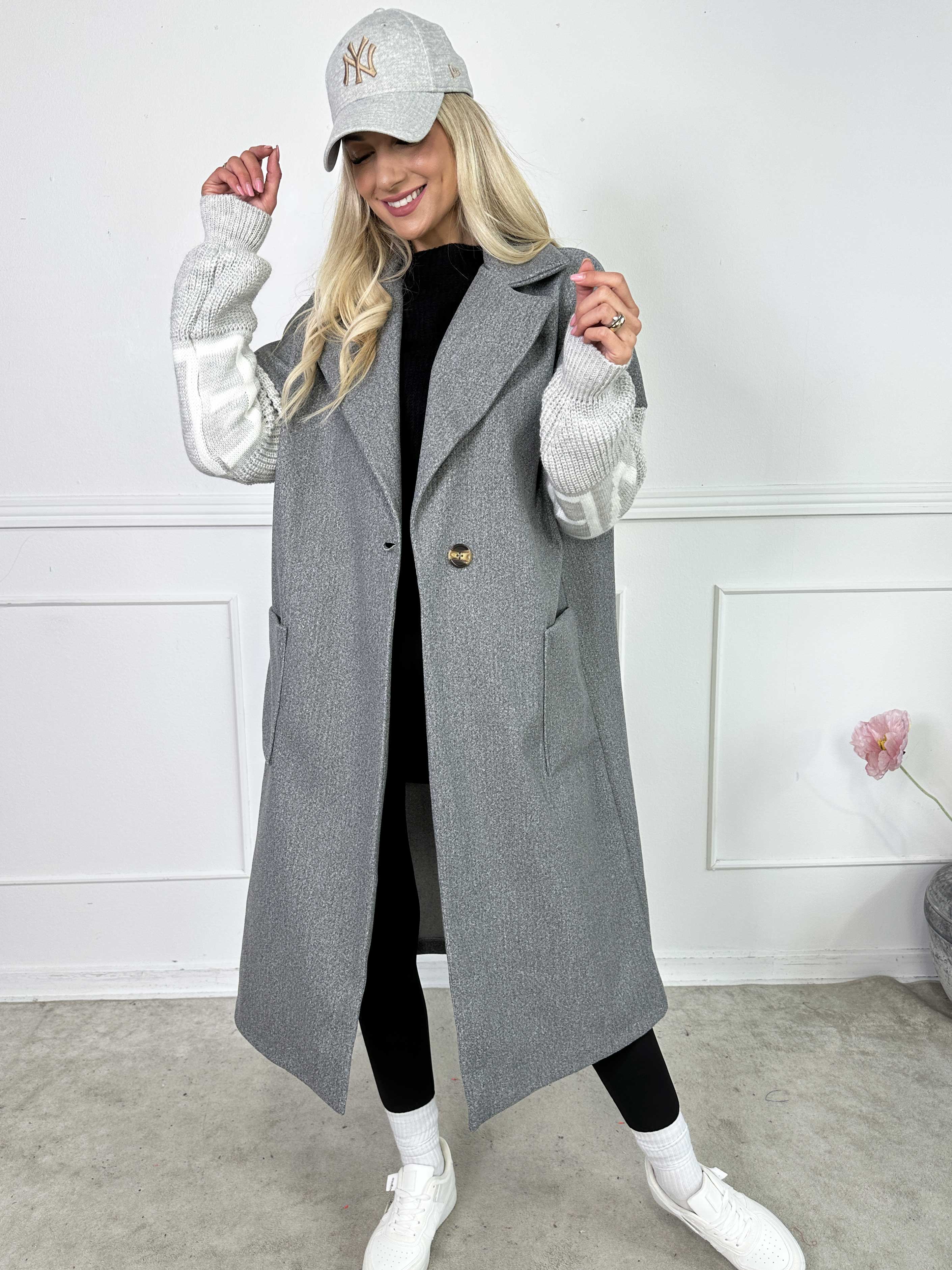 Debbie Midi - Fin kappa med stickade ärmar