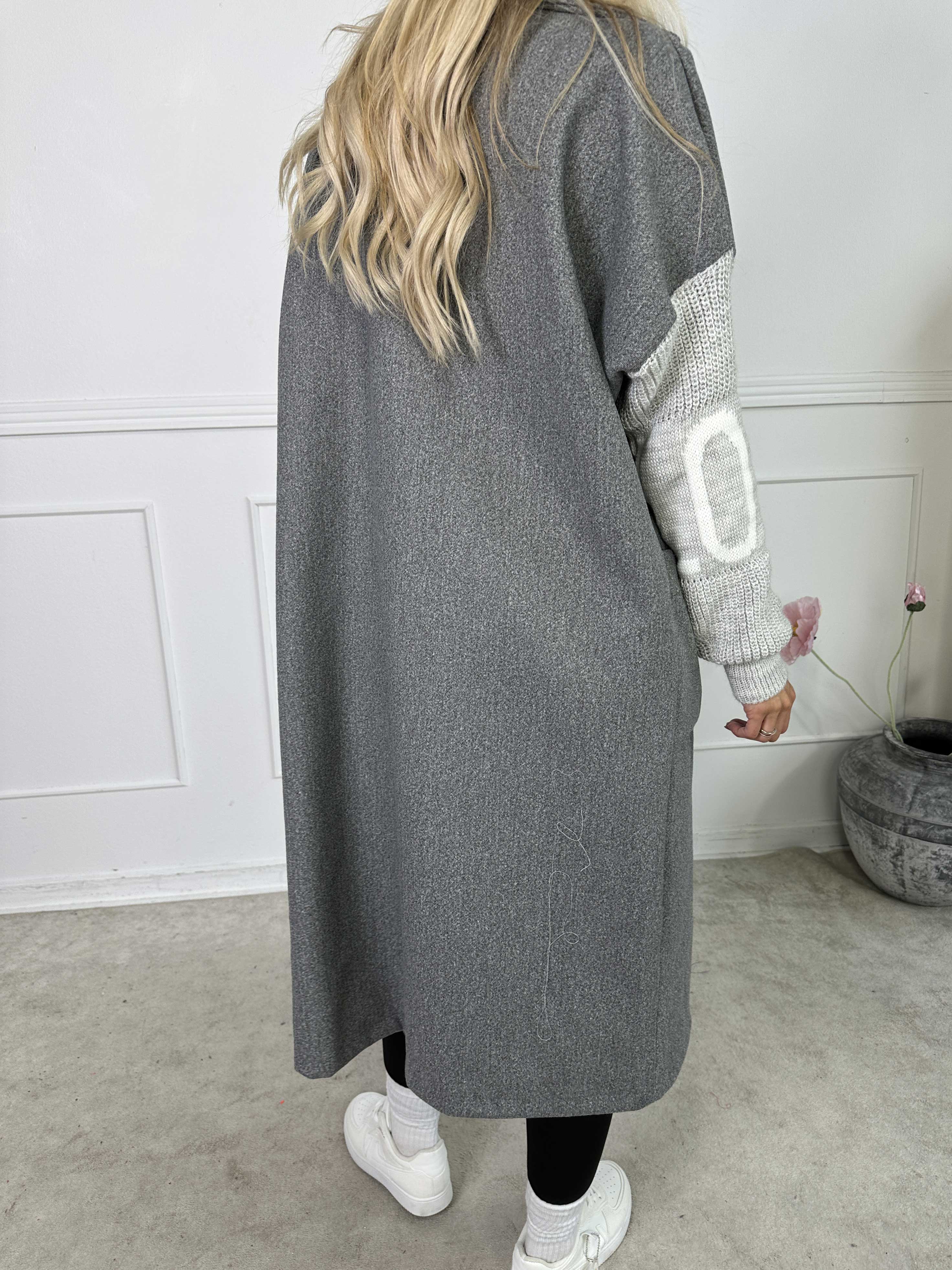 Debbie Midi - Fin kappa med stickade ärmar