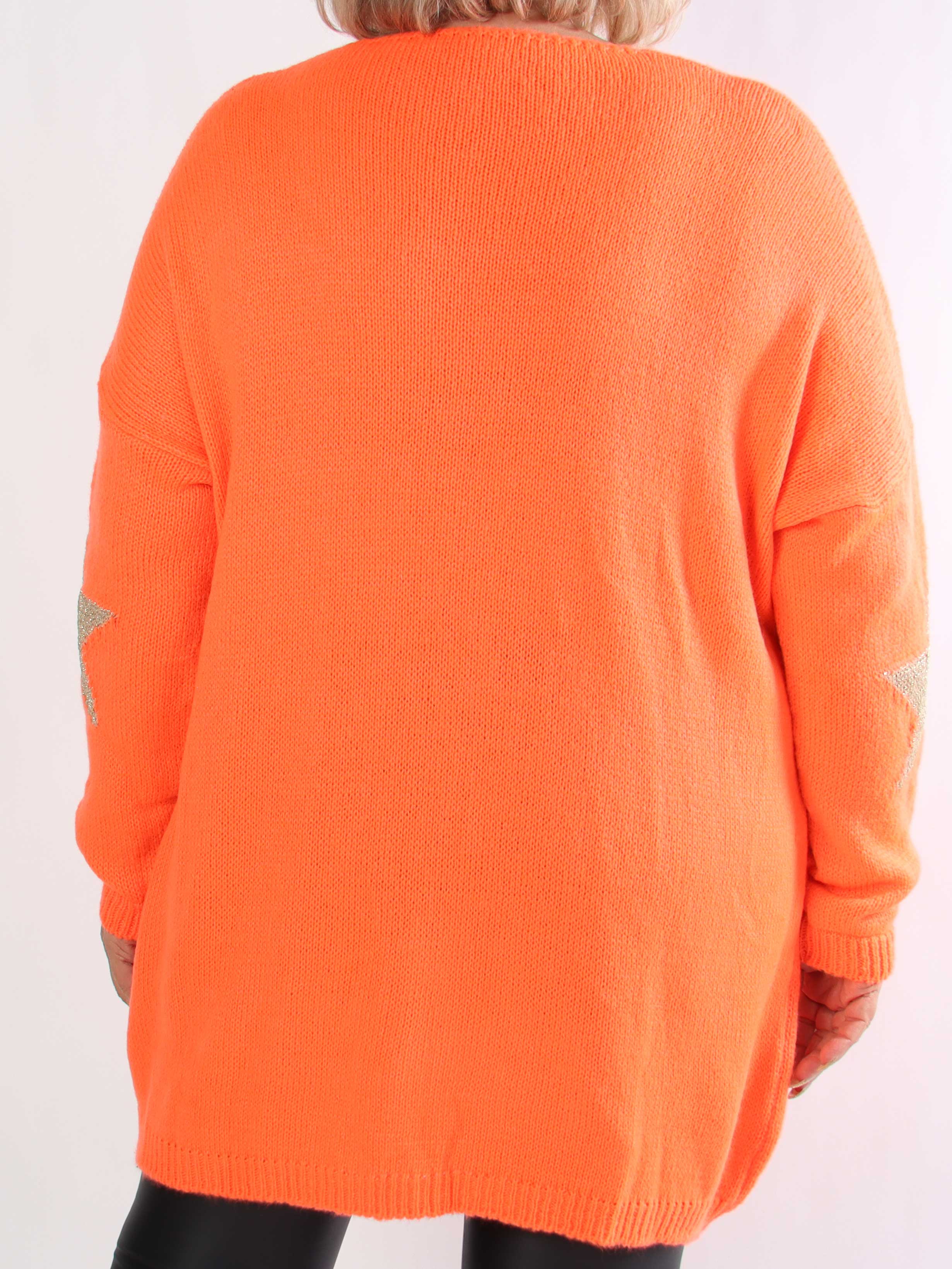 Nikola - Plus size strikkjole med guldstjerner og v-udskæring