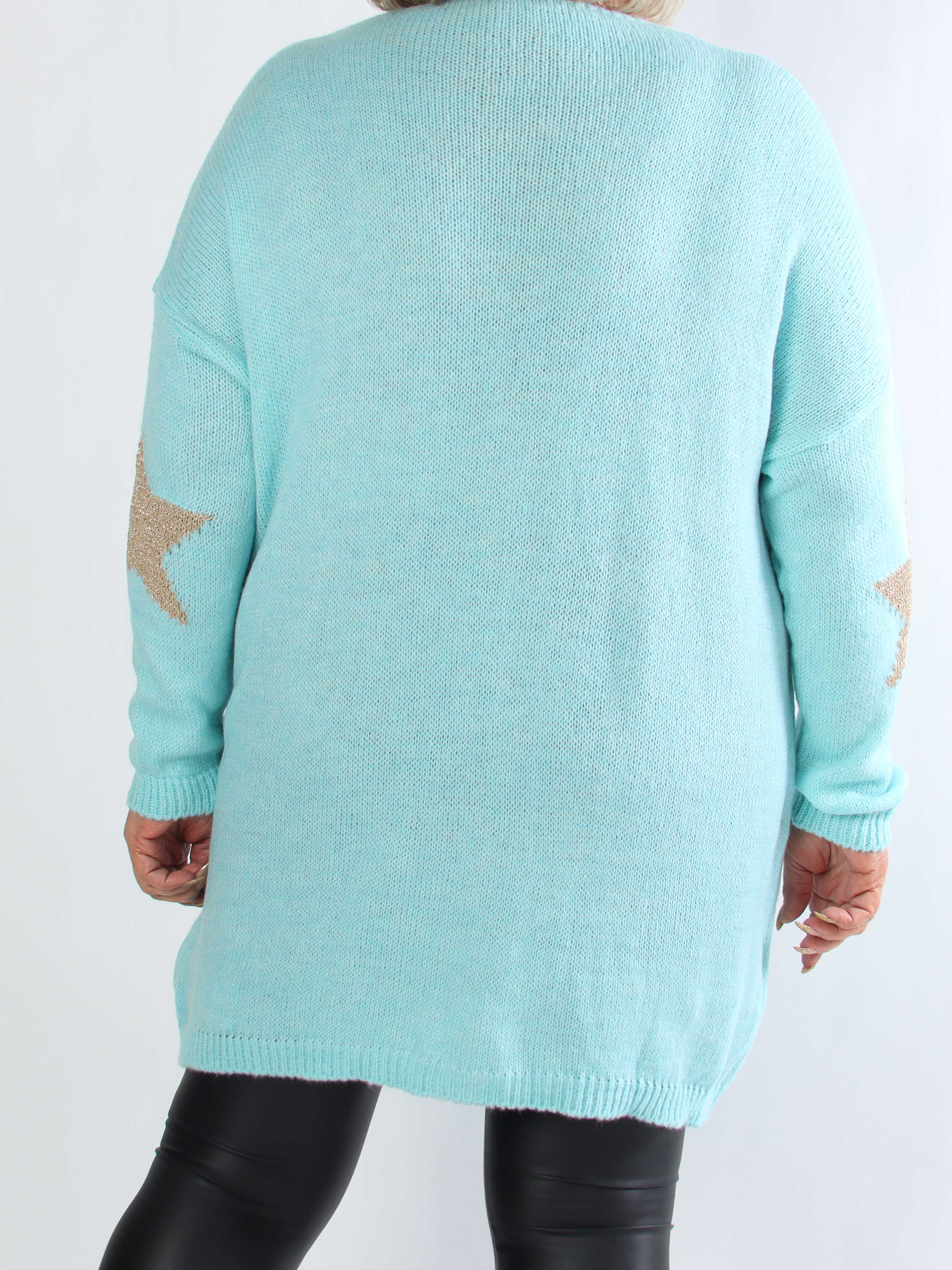 Nikola - Plus size strikkjole med guldstjerner og v-udskæring