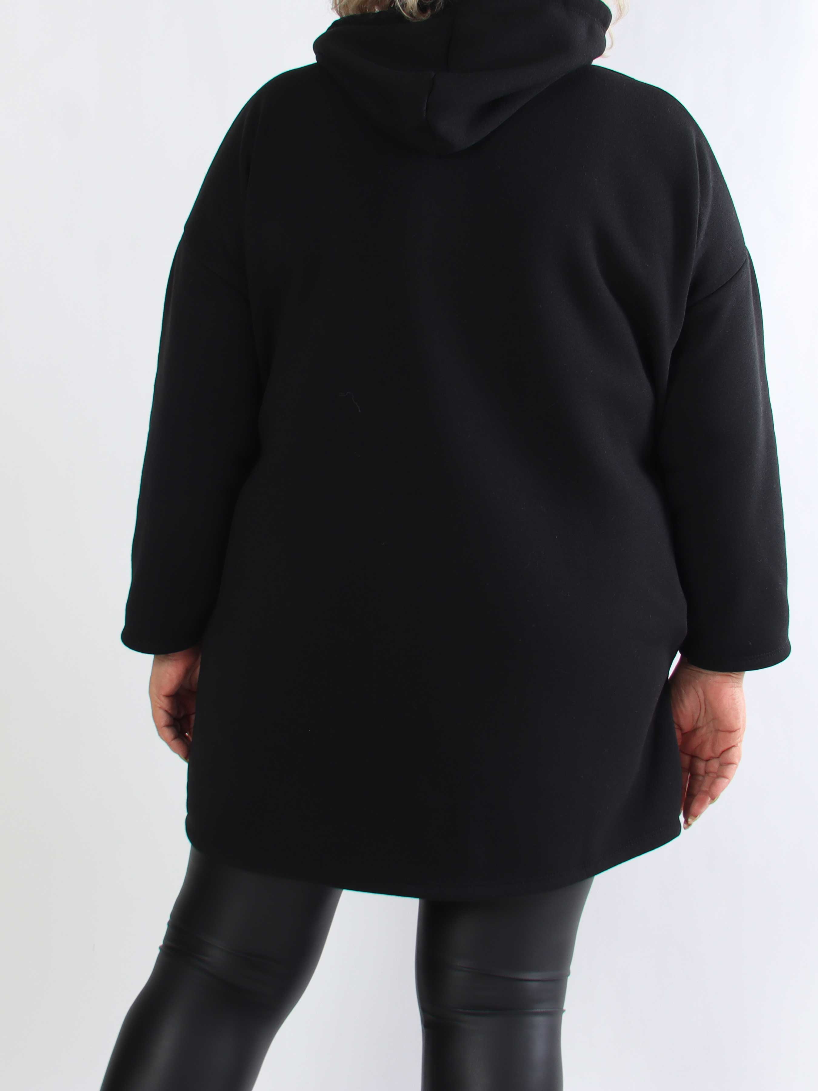 Perrine - Plus size hoodiekjole med VOGUE tryk med lommer
