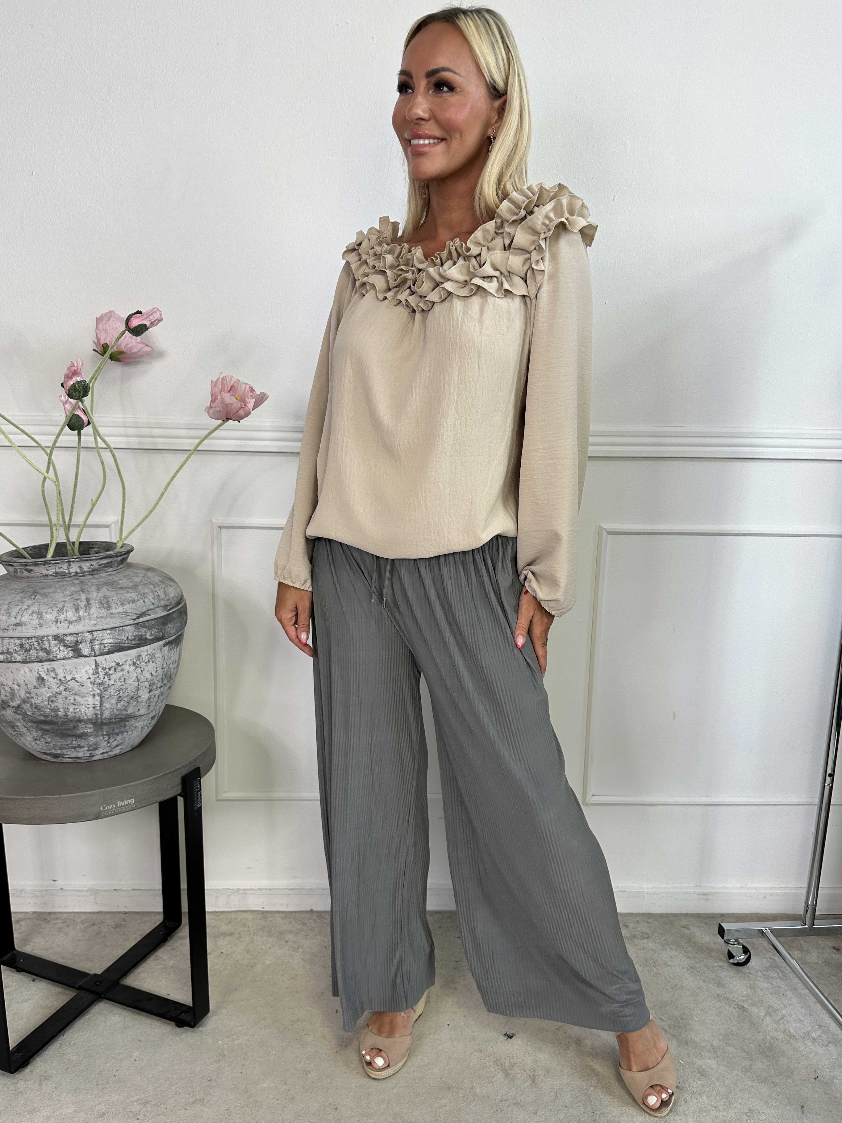 Angeline - Lösa plisserade byxor med resår i midjan