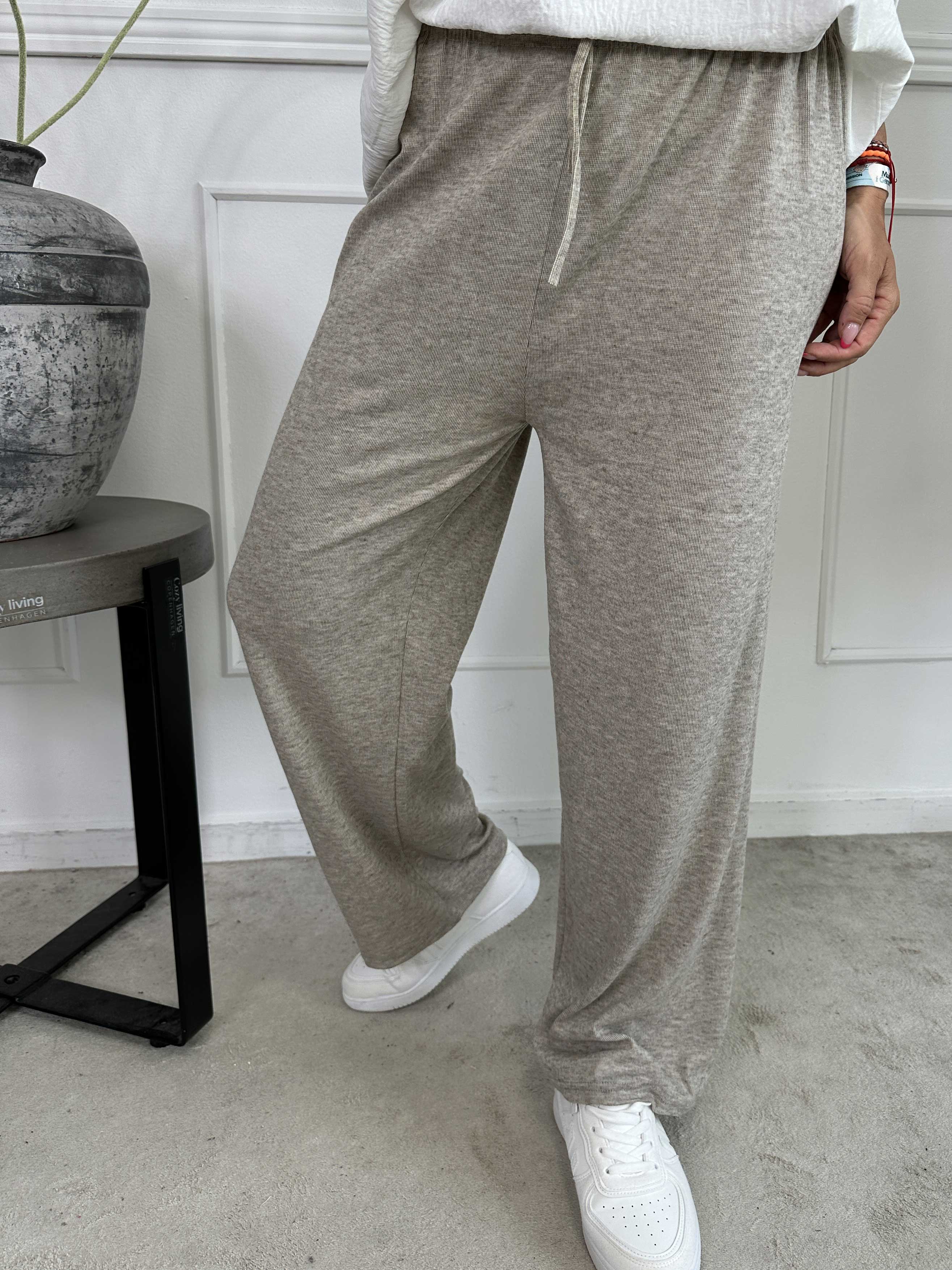 Kallisto - Mjuka joggingbyxor med resår i midjan