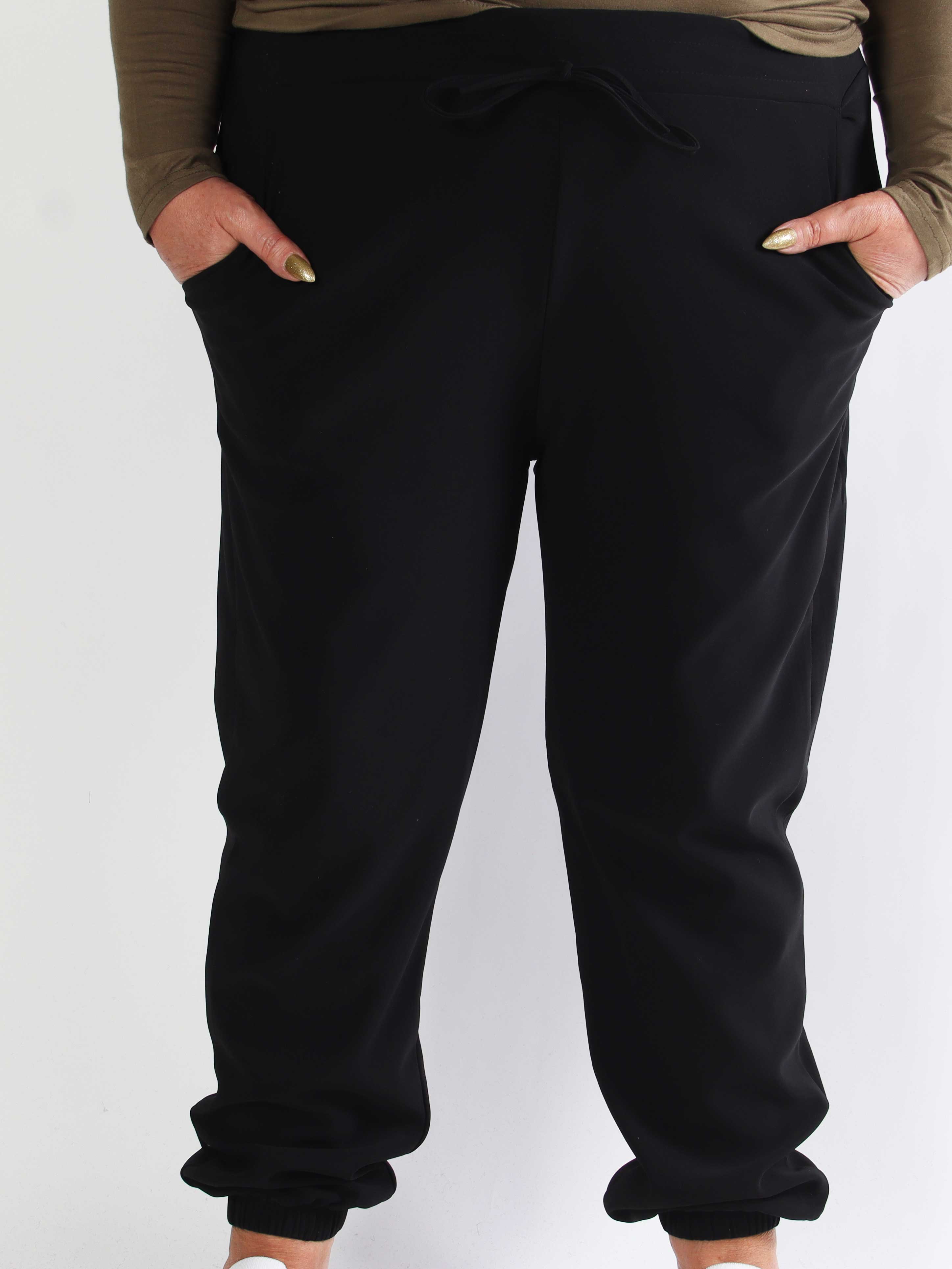 Iliona - Joggingbukser med elastik forenden af buksebenet