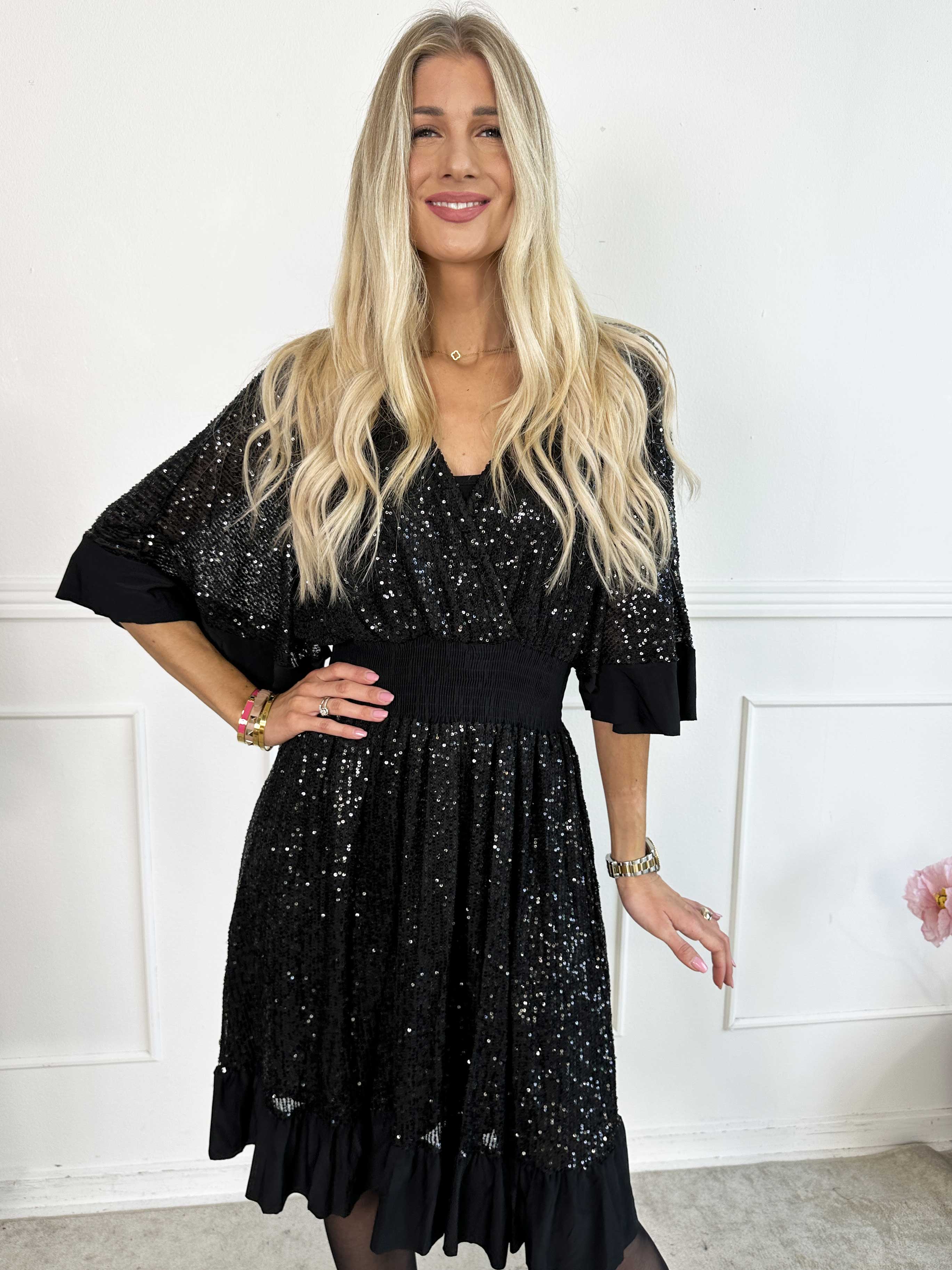 Pamela Glitter Short - Paljettklänning med volanger och smock