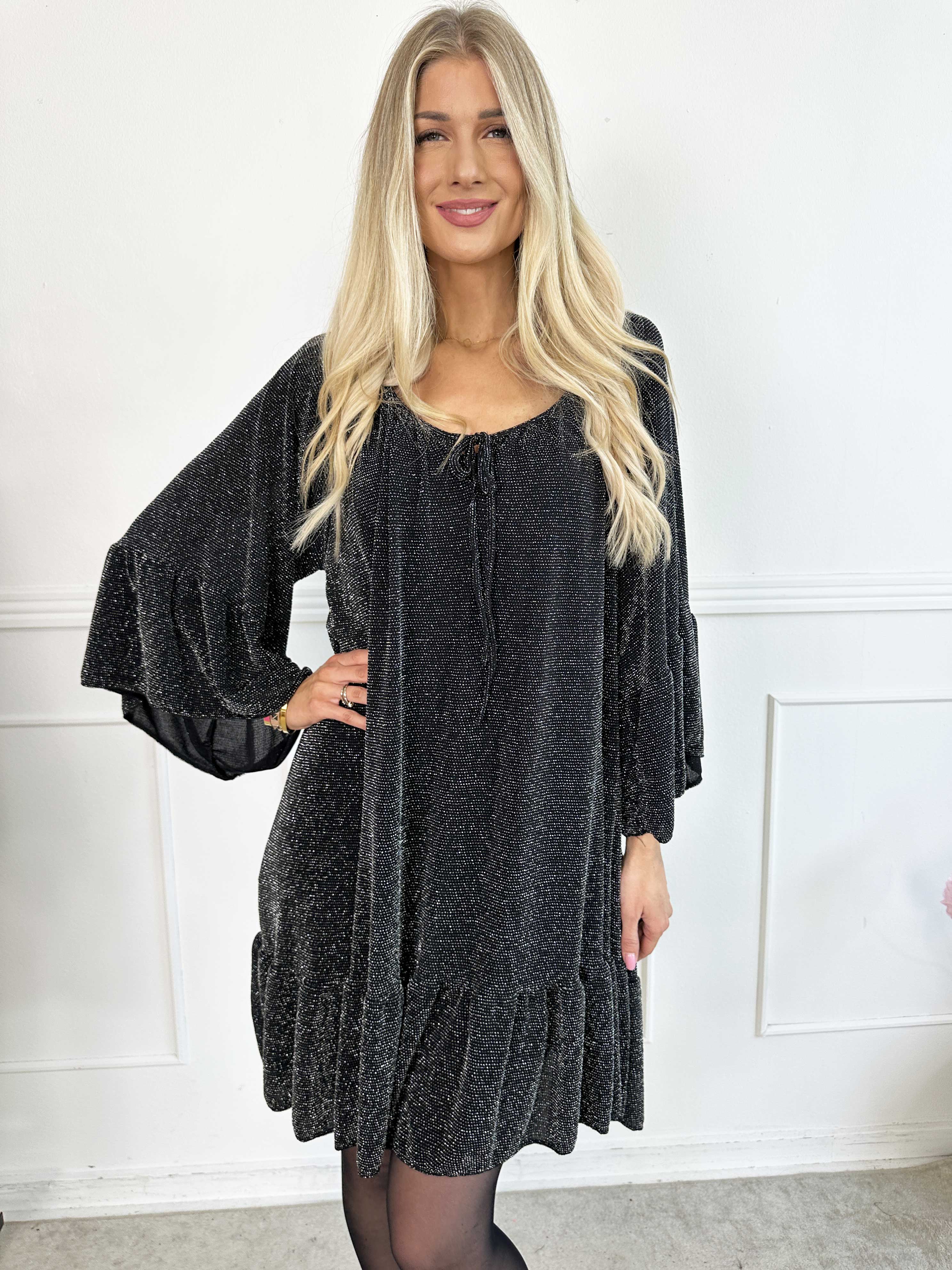 Novia Glitter - Elastisk klänning med glittertrådar och volanger