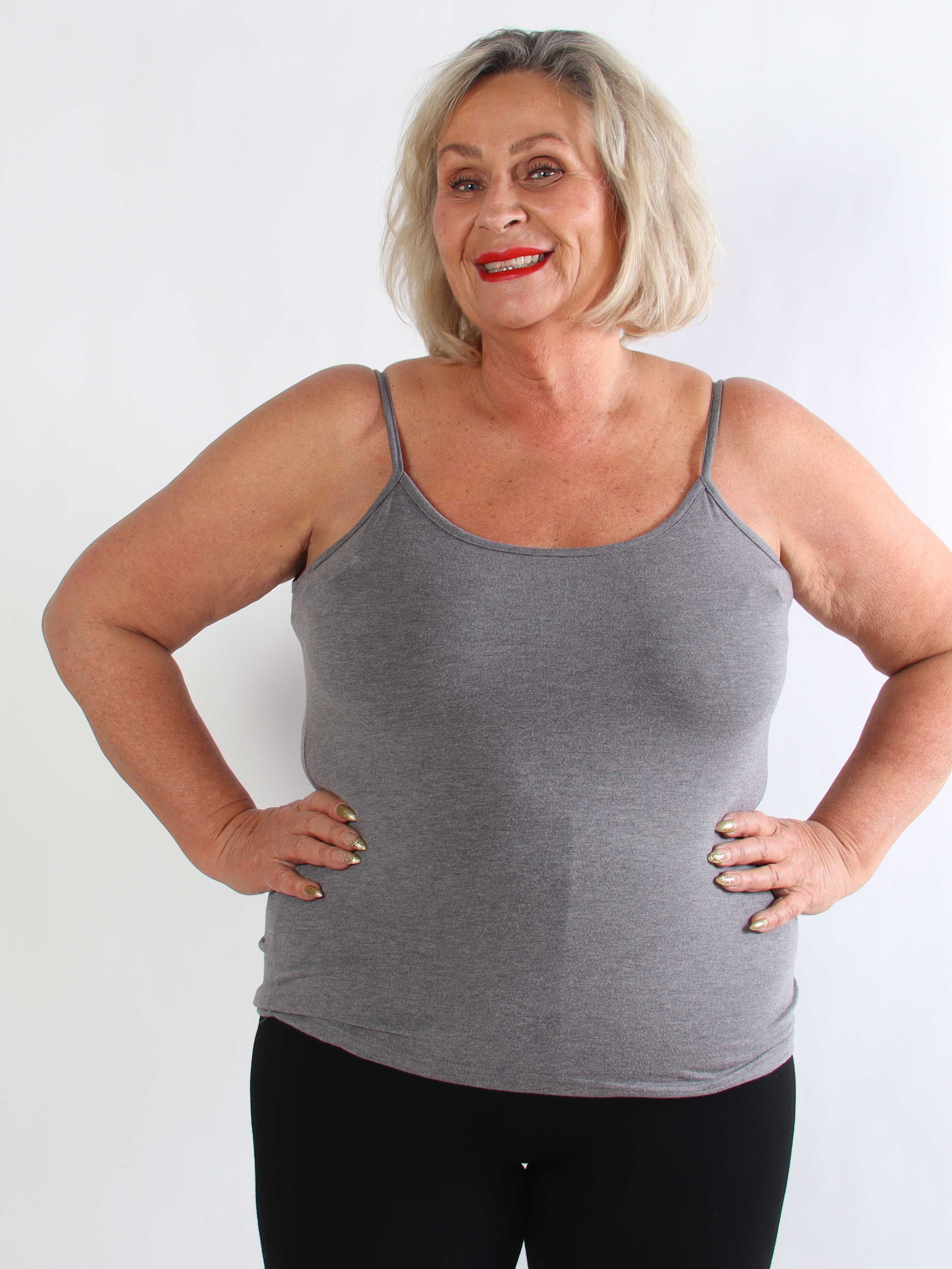 Fiona - Basis stroptop i blød viskose