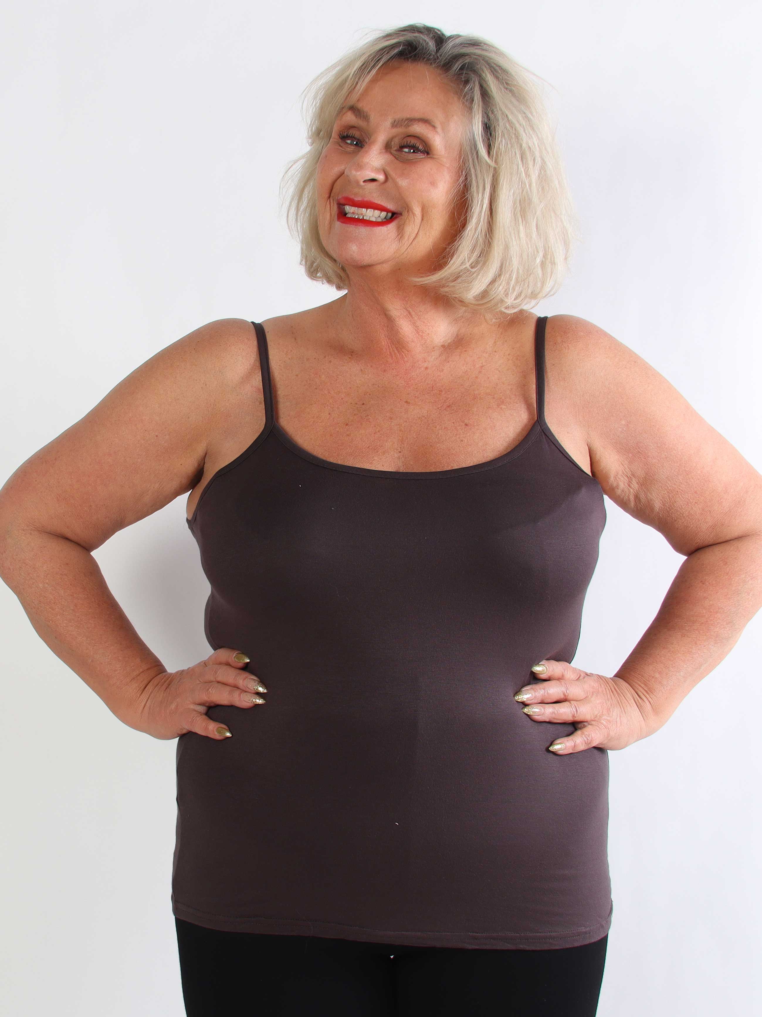 Fiona - Basis stroptop i blød viskose