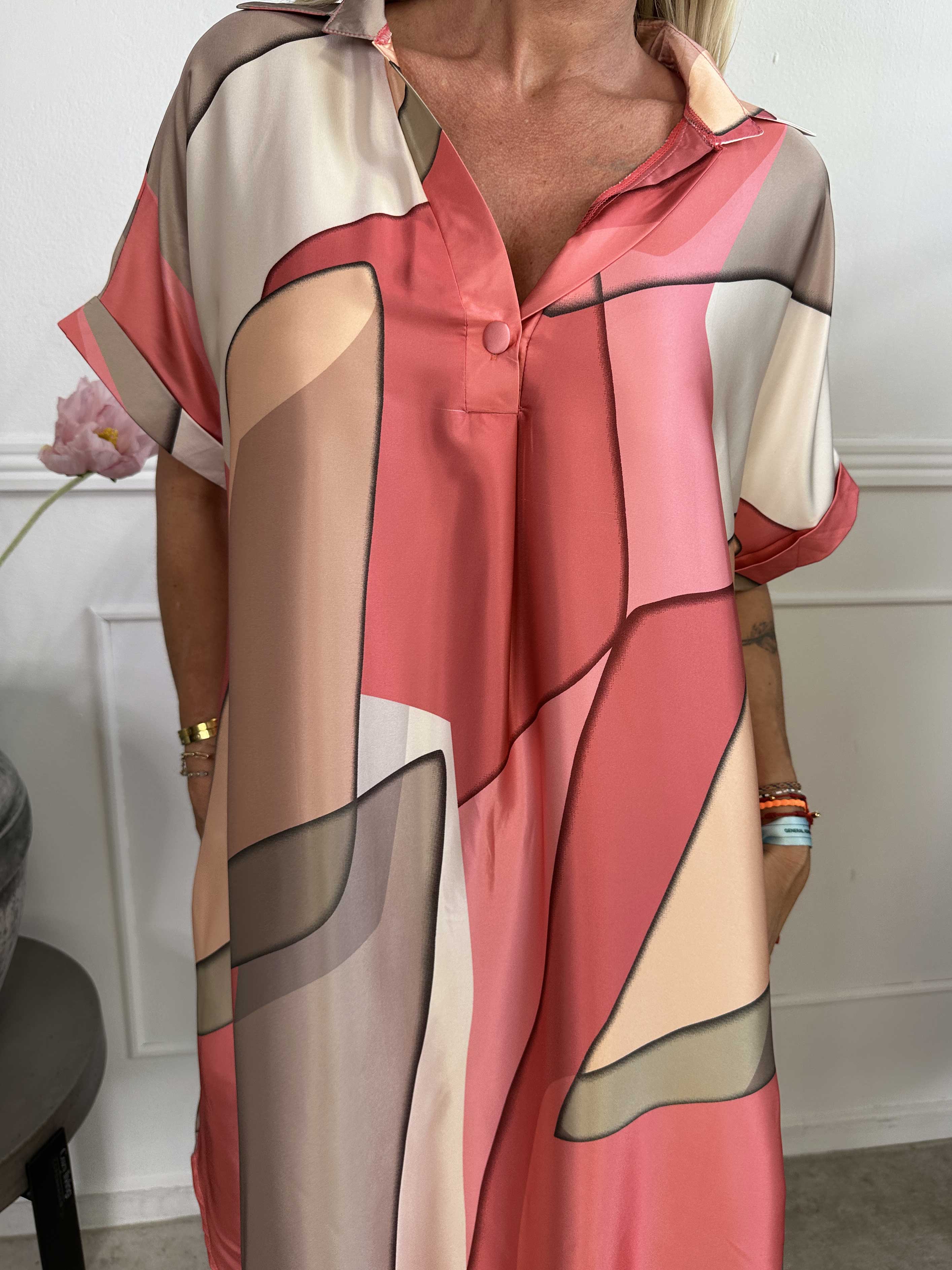 Etlana - Mönstrad tunikaklänning med korta ärmar