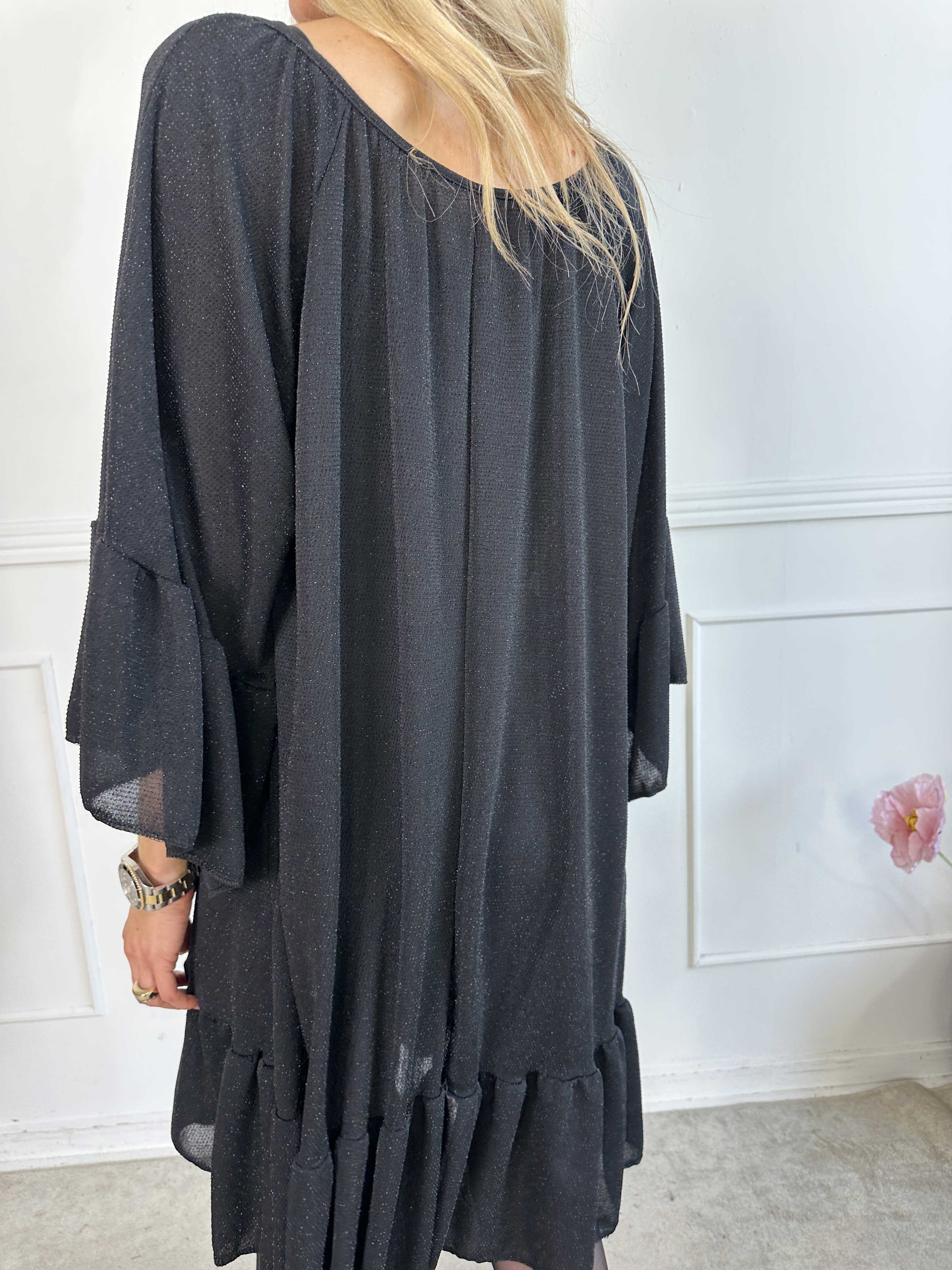 Novia Glitter - Elastisk klänning med glittertrådar och volanger