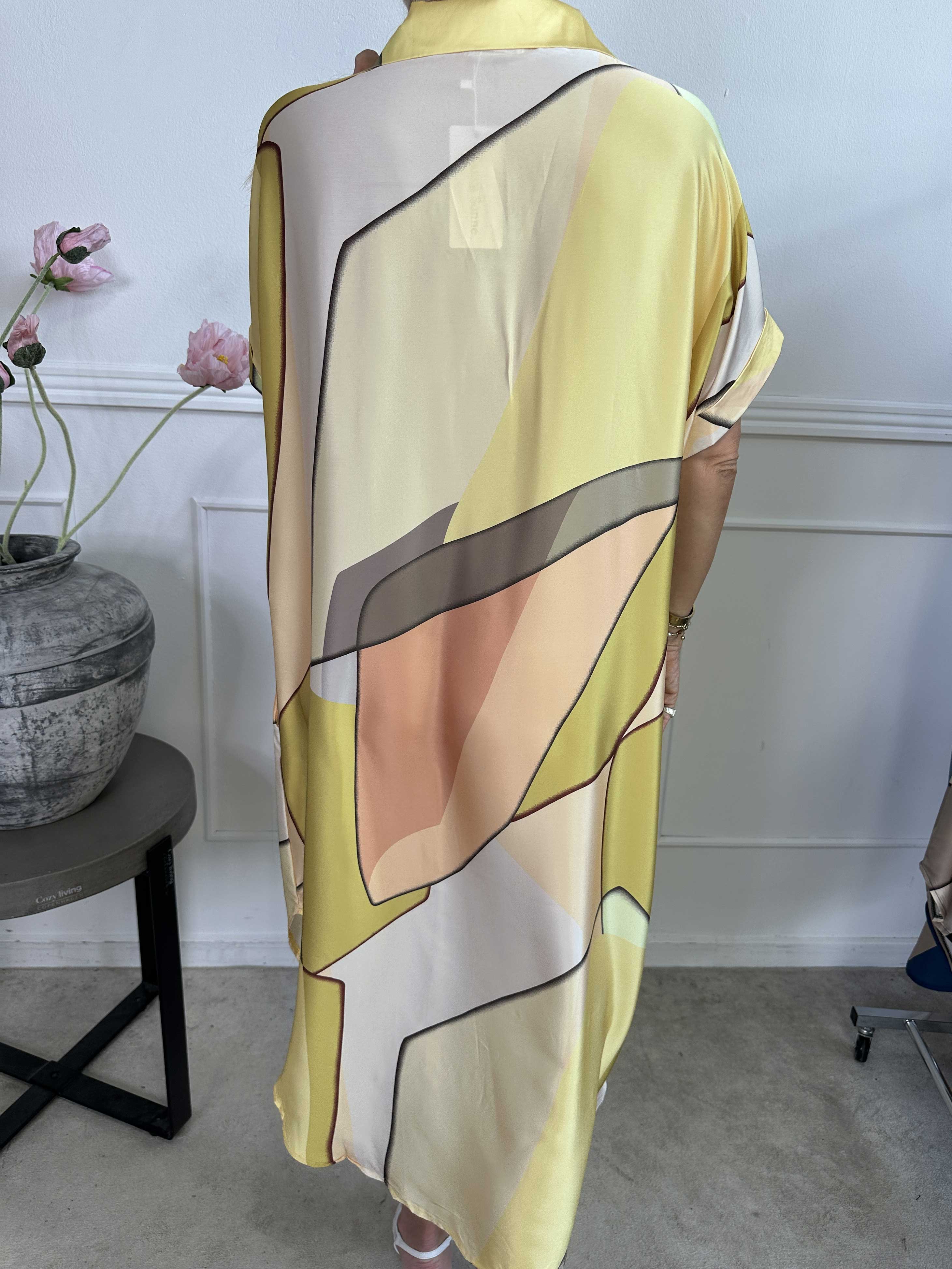 Etlana - Mönstrad tunikaklänning med korta ärmar