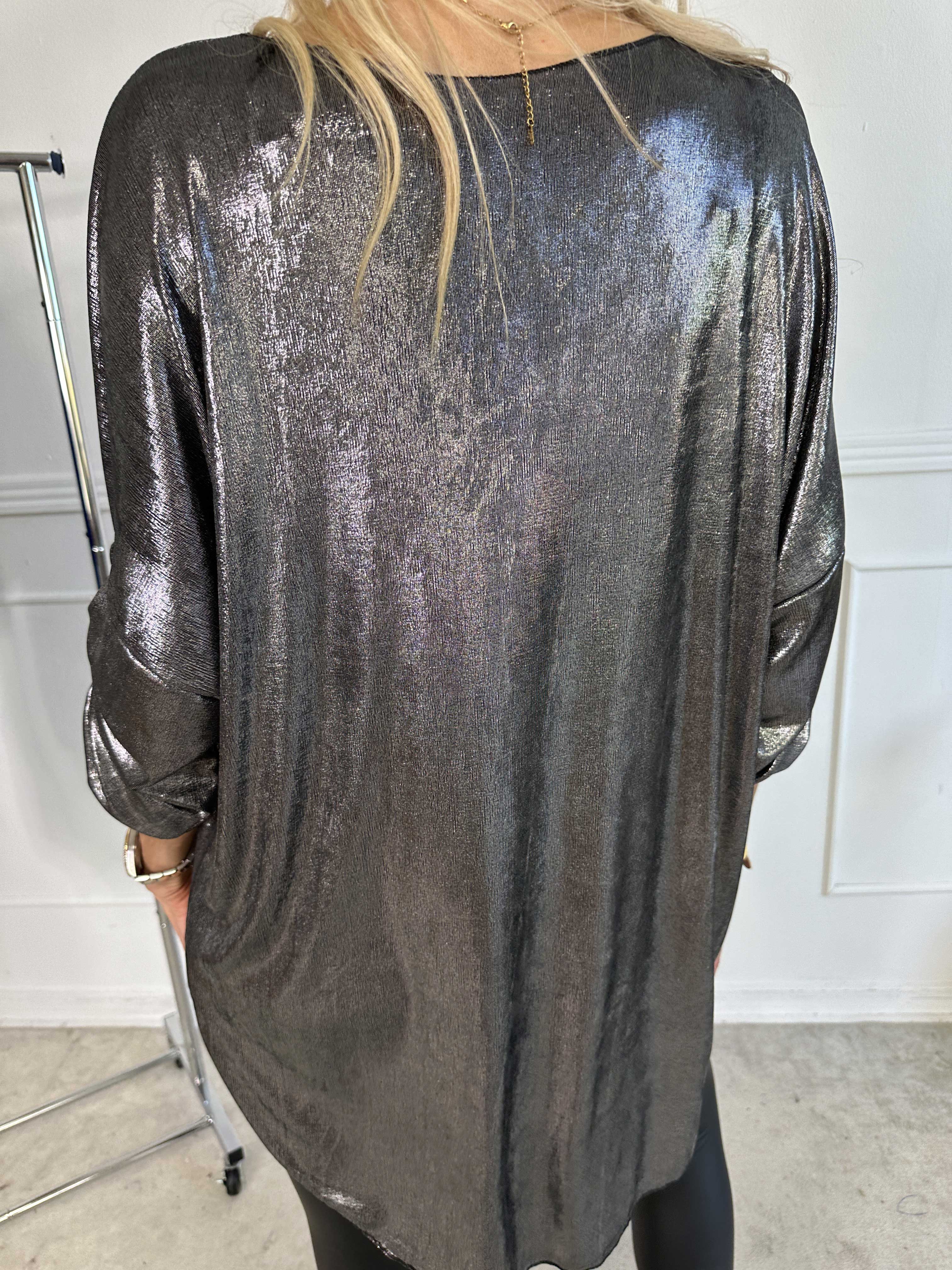 Subira - Glansig tunika med v-ringning