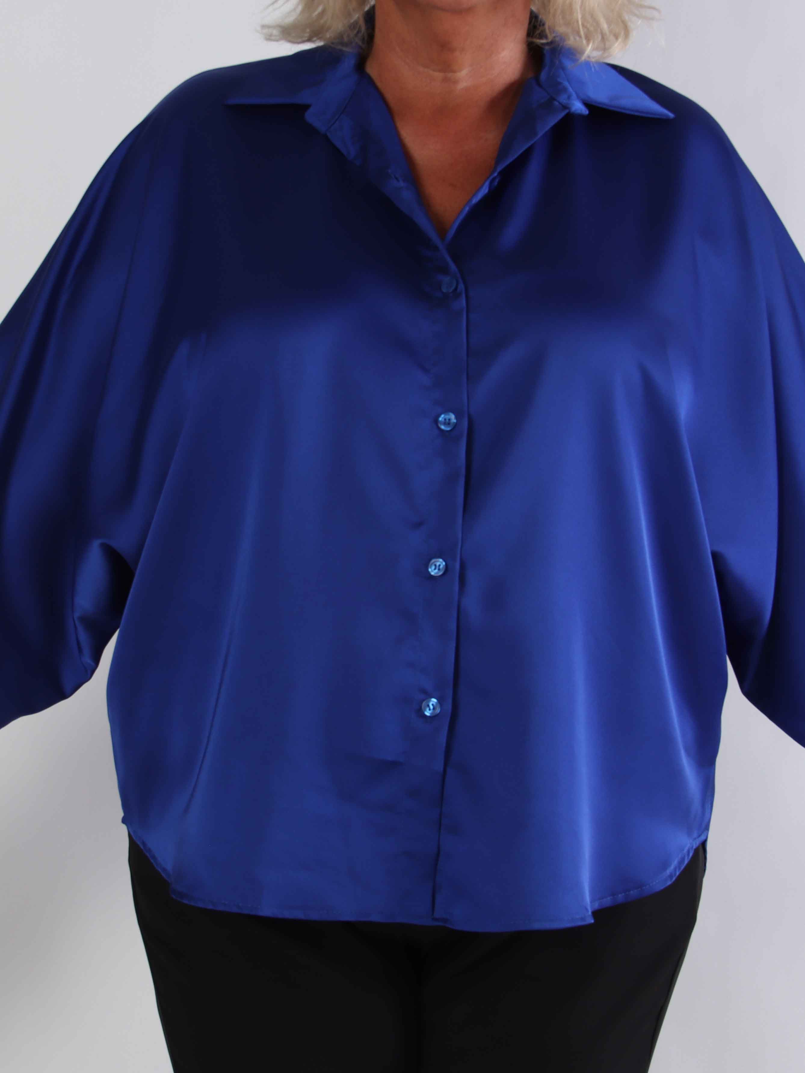 Feliciti - Shiny plus size skjorta med fladdermusärmar