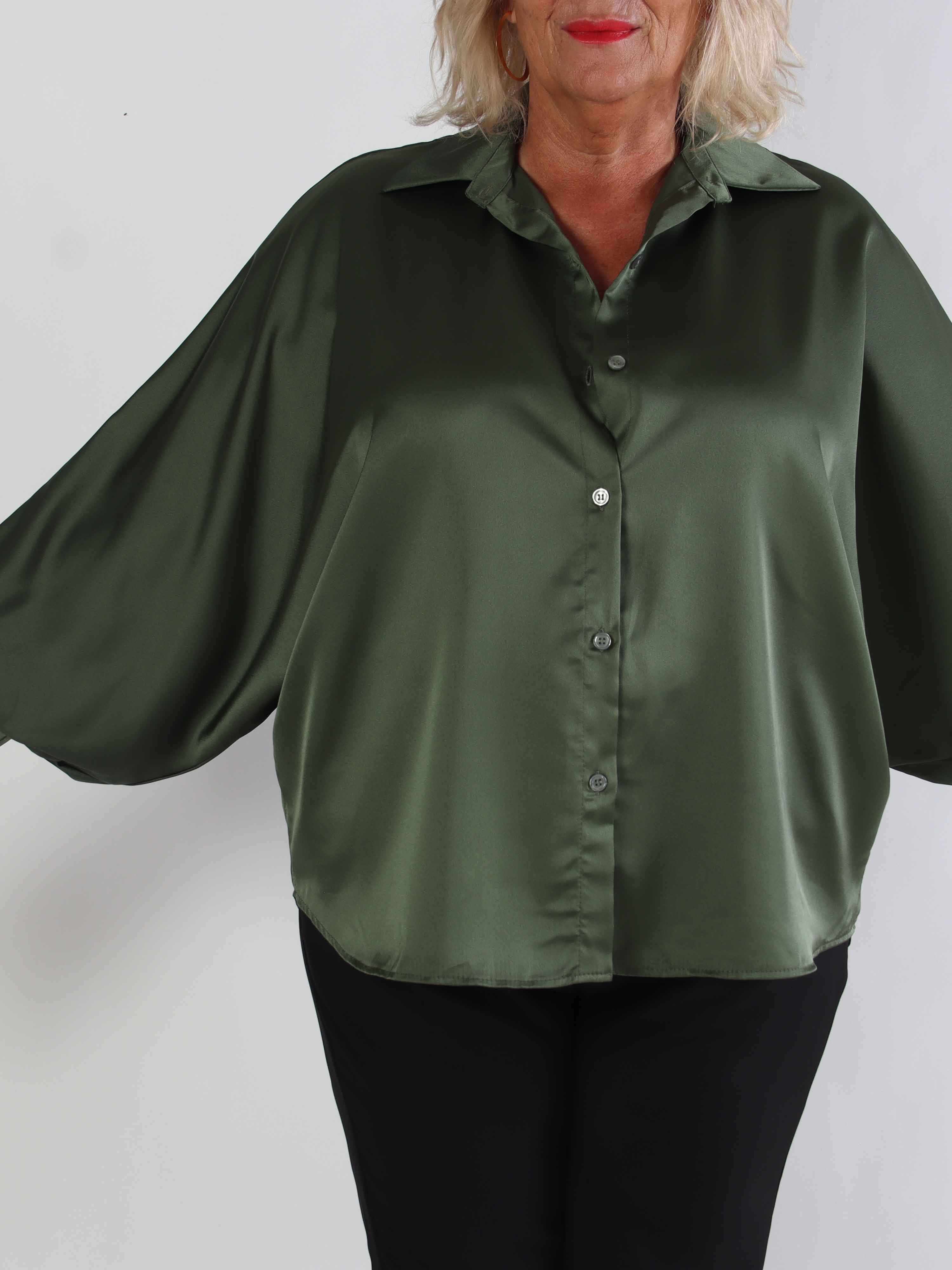 Feliciti - Shiny plus size skjorta med fladdermusärmar