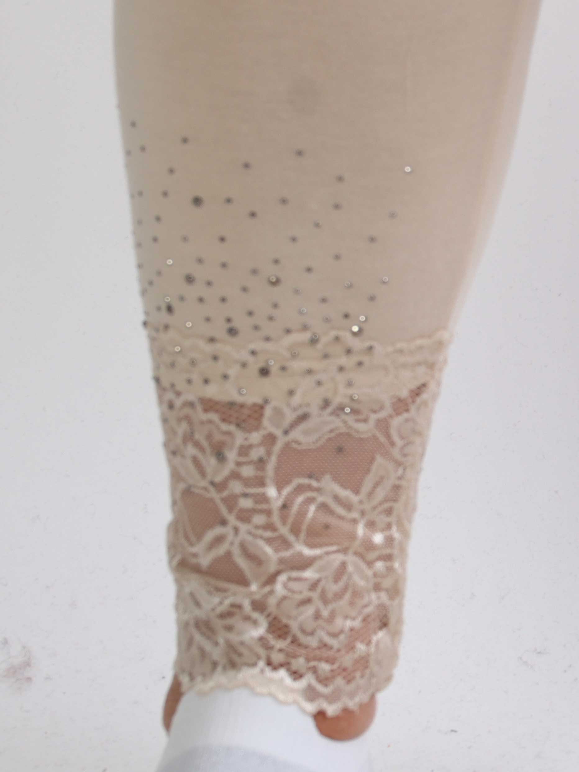 Kia - Bløde leggings i viskose med blondekant og similisten