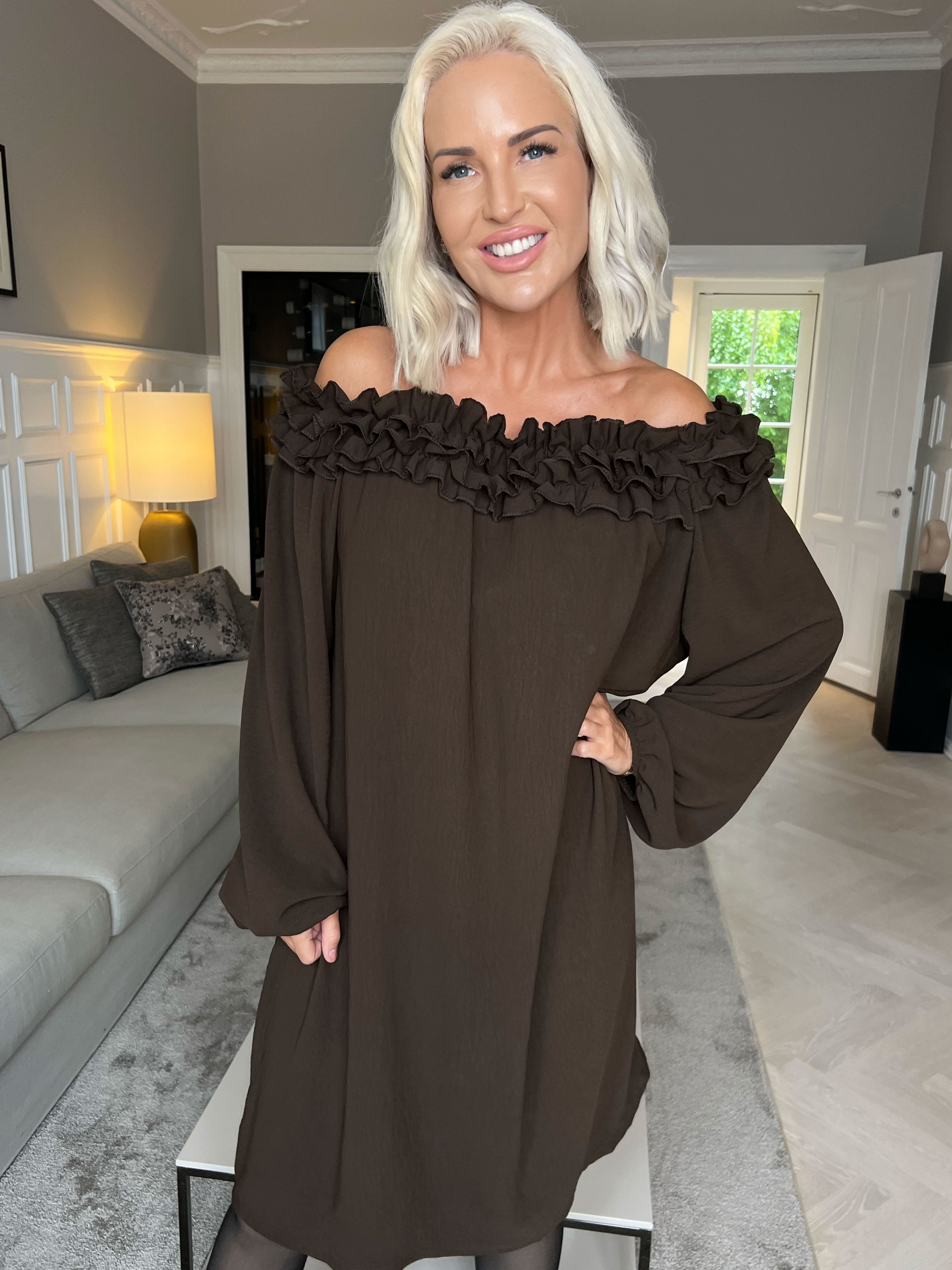 Chili Dress - Klänning med långa ärmar och volanger