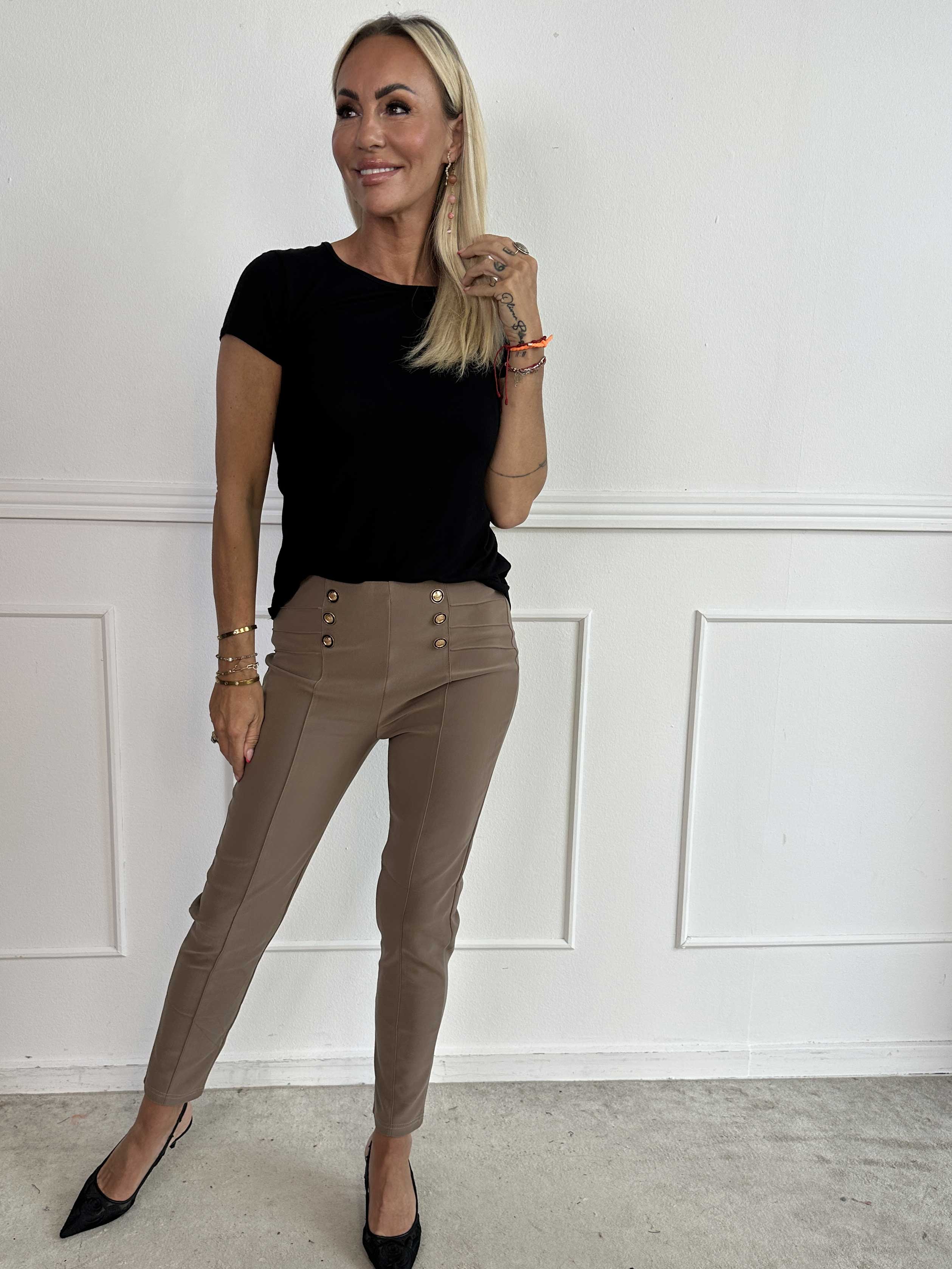 Jolie - Mjuka elastiska leggings med guldknappar