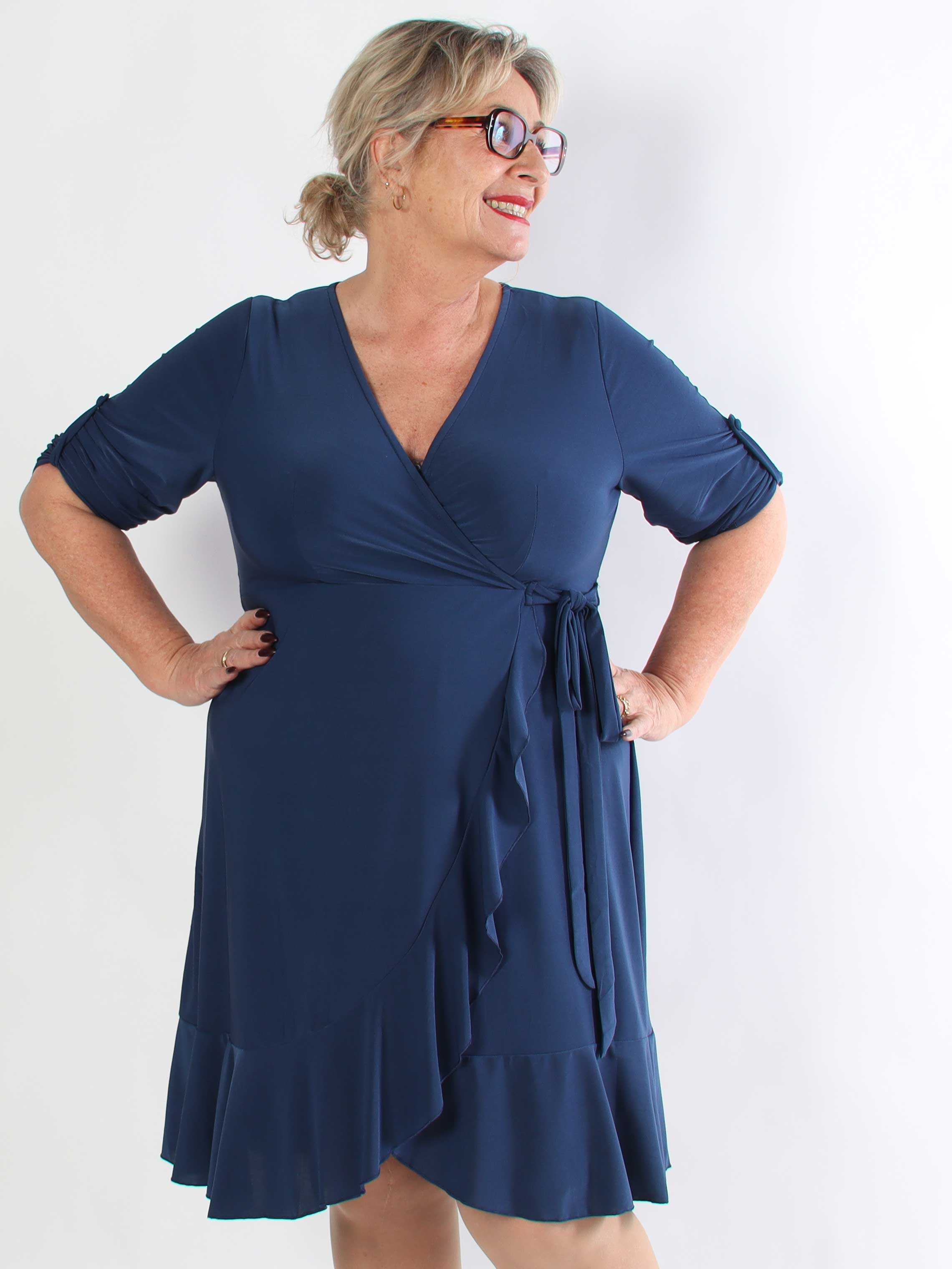 Savina Plain - Stretchig långärmad plus size omlottklänning