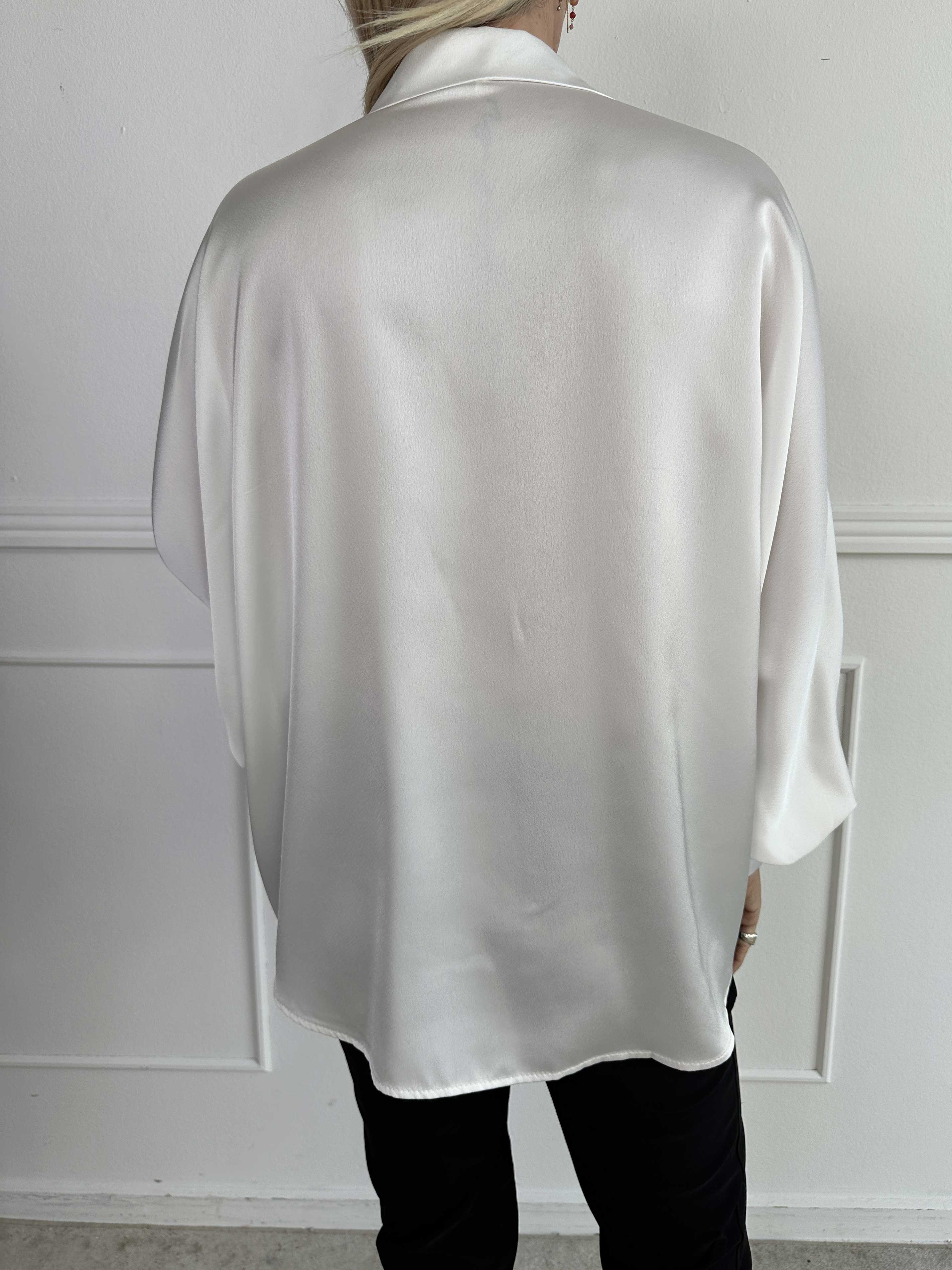 Feliciti - Shiny skjorta med fladdermusärmar