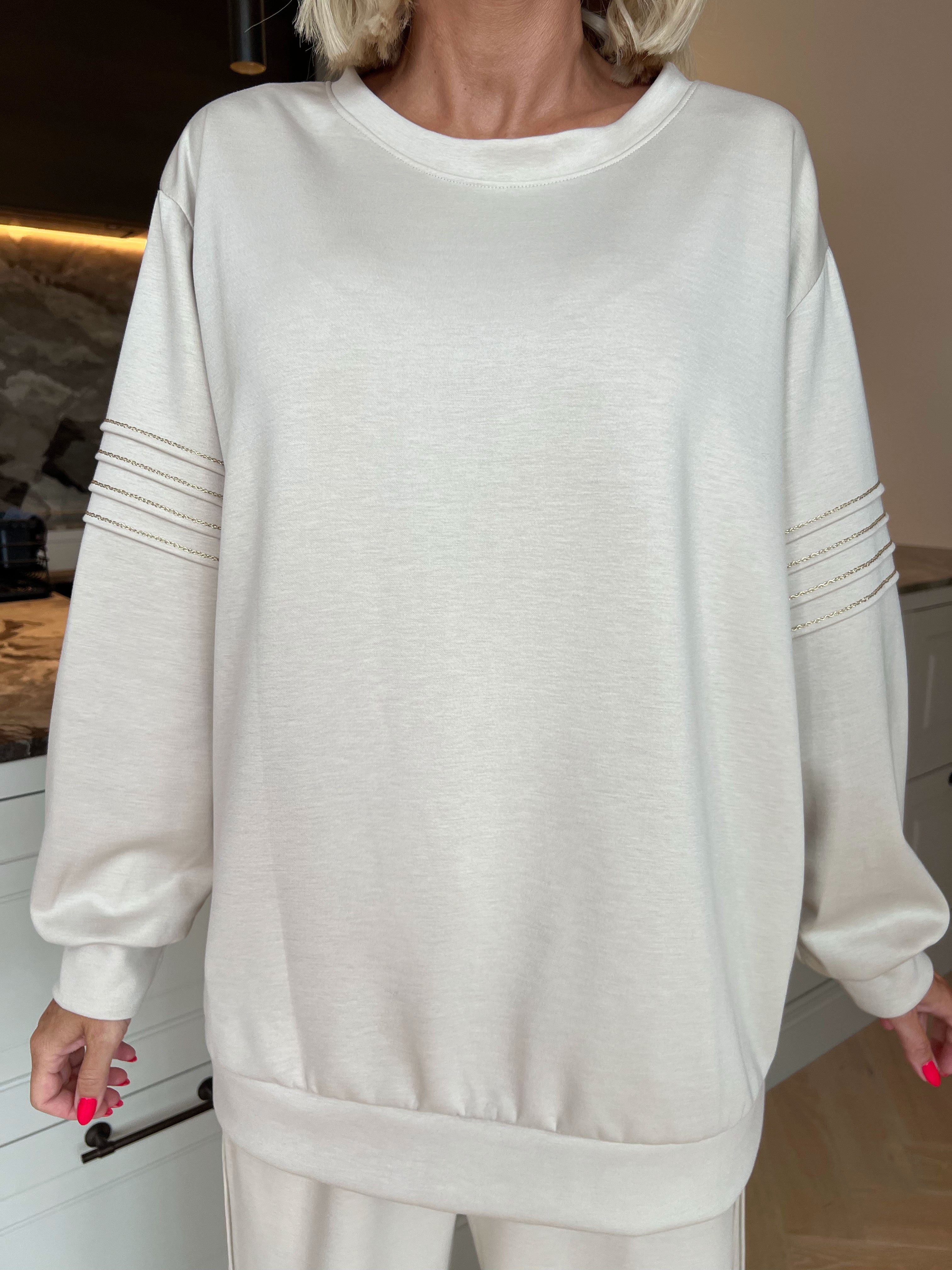 Dream – Mjukt plus size träningsoverallset i viskos med eleganta gulddetaljer