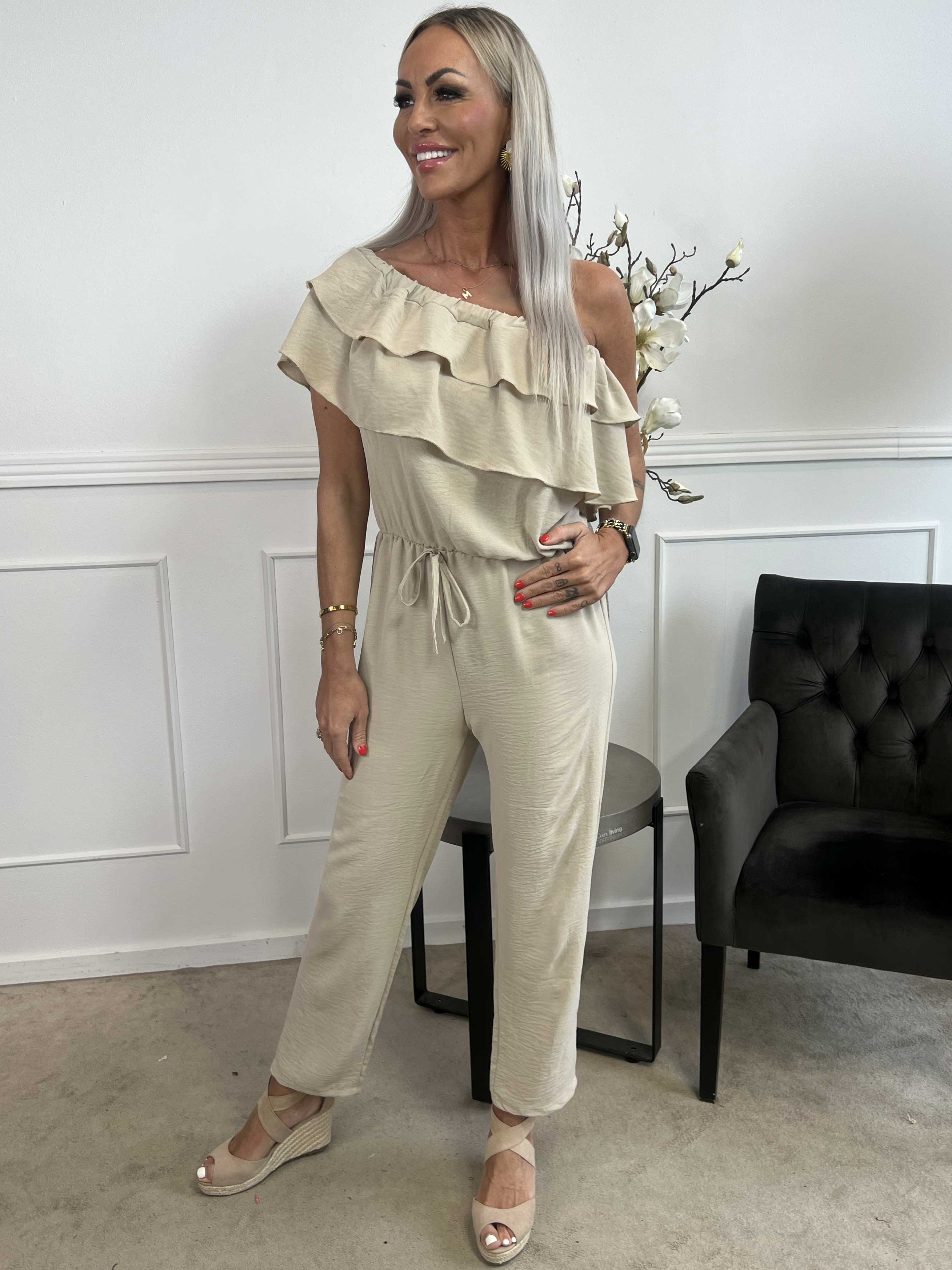 Loulou - Byxdress med volang och resårfåll