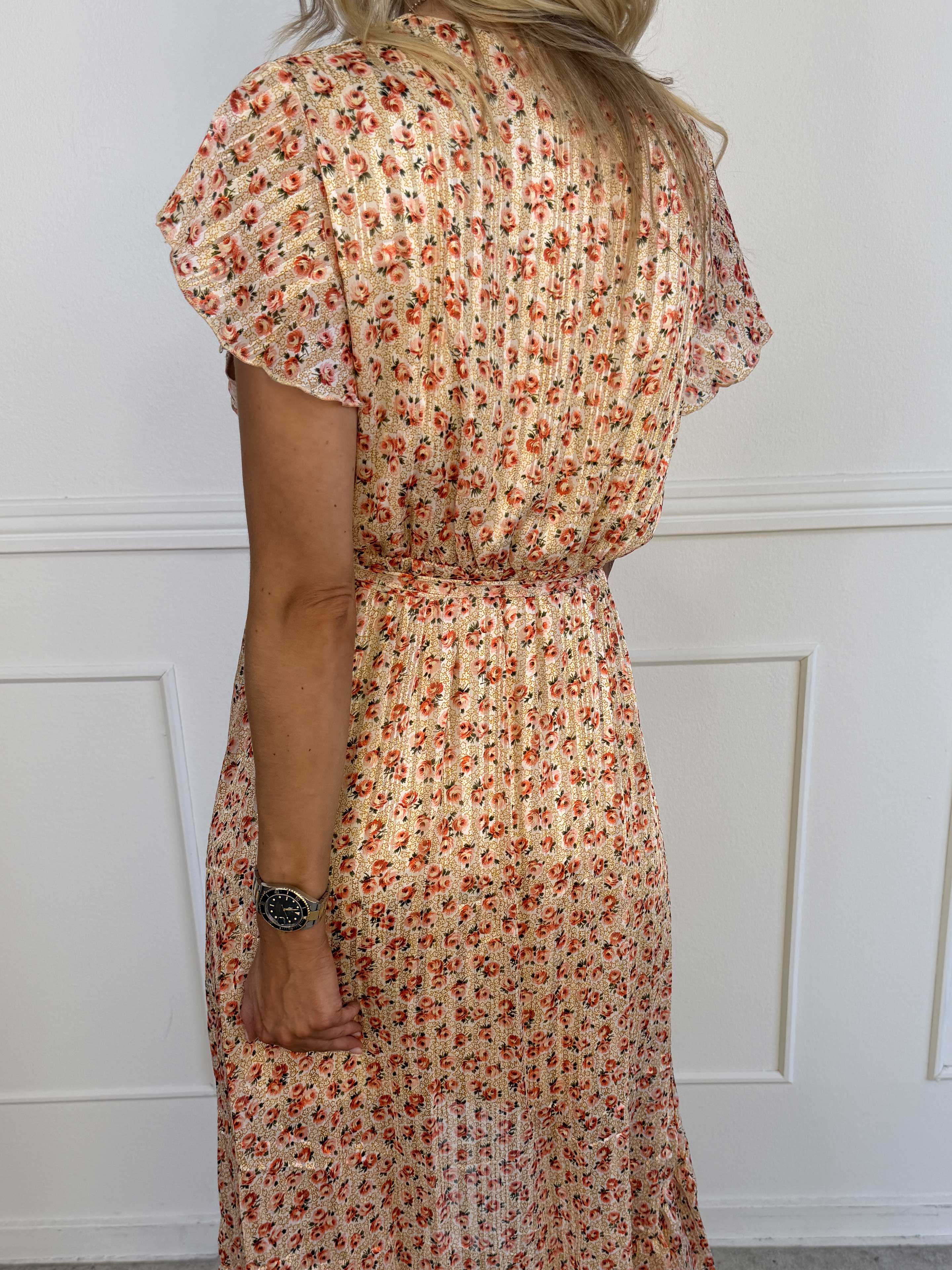 Jamin - Vacker blommig klänning med hög-låg kjol