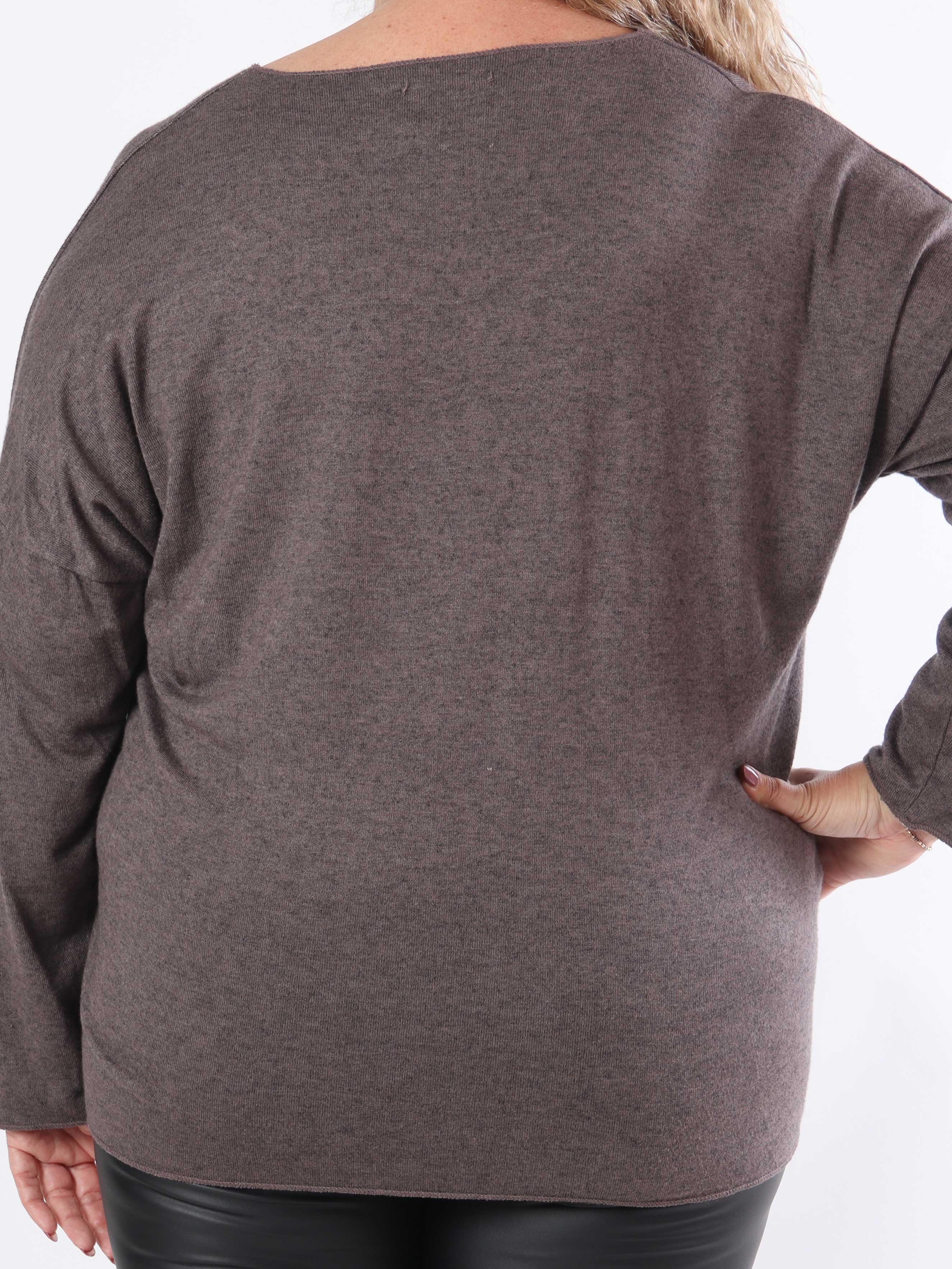 Djamila - Mjuk viskosblus i plus size med v-ringning