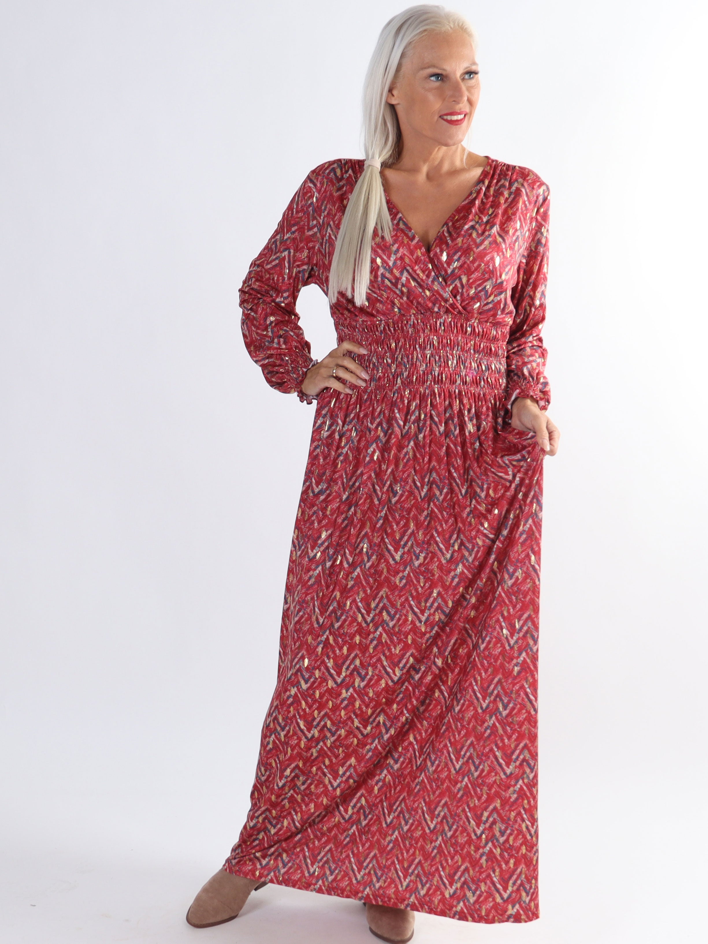 Pams ZigZag L/S - Plus size elastisk klänning i skrynkelfritt tyg med långa ärmar