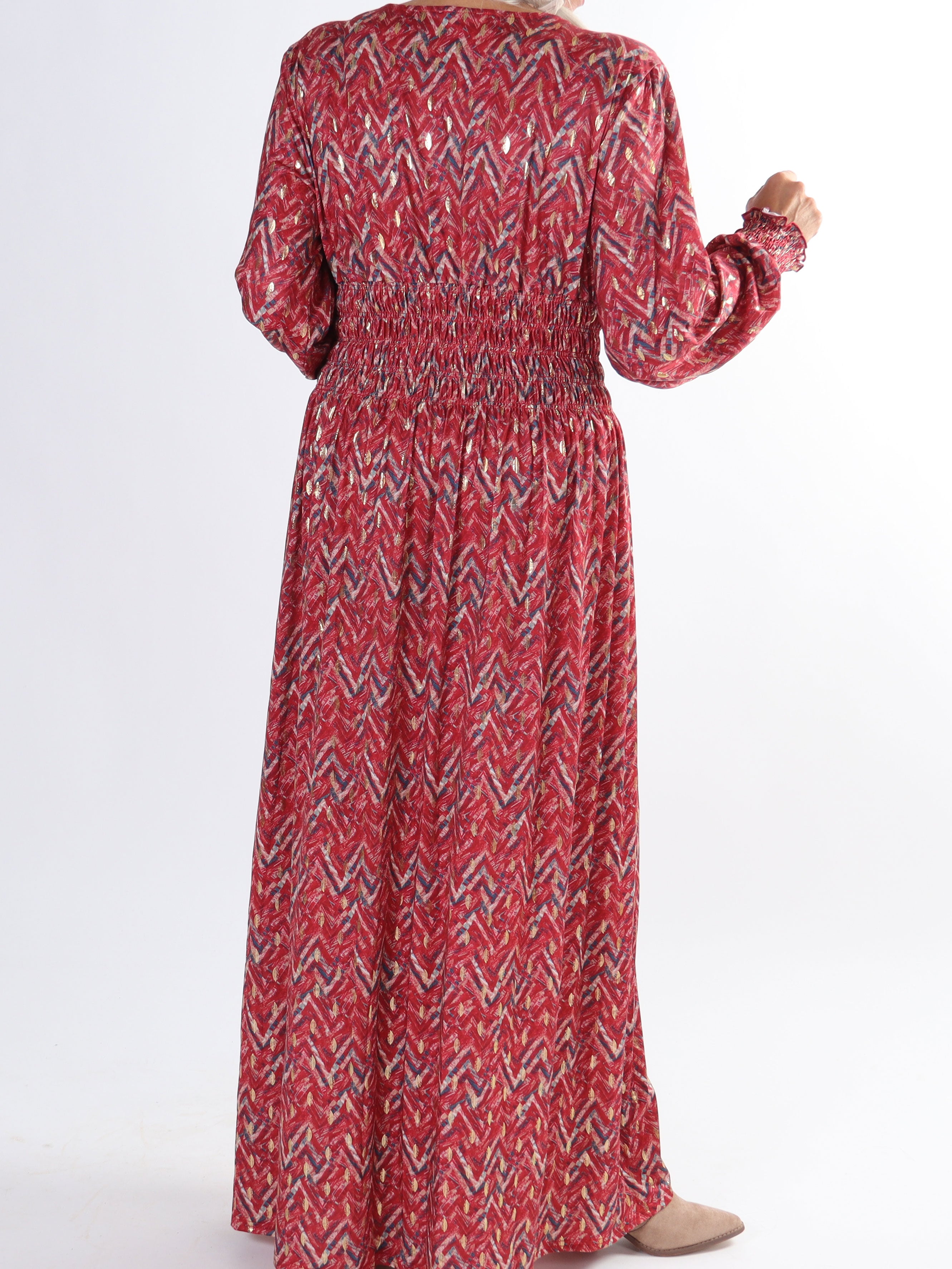 Pams ZigZag L/S - Plus size elastisk klänning i skrynkelfritt tyg med långa ärmar