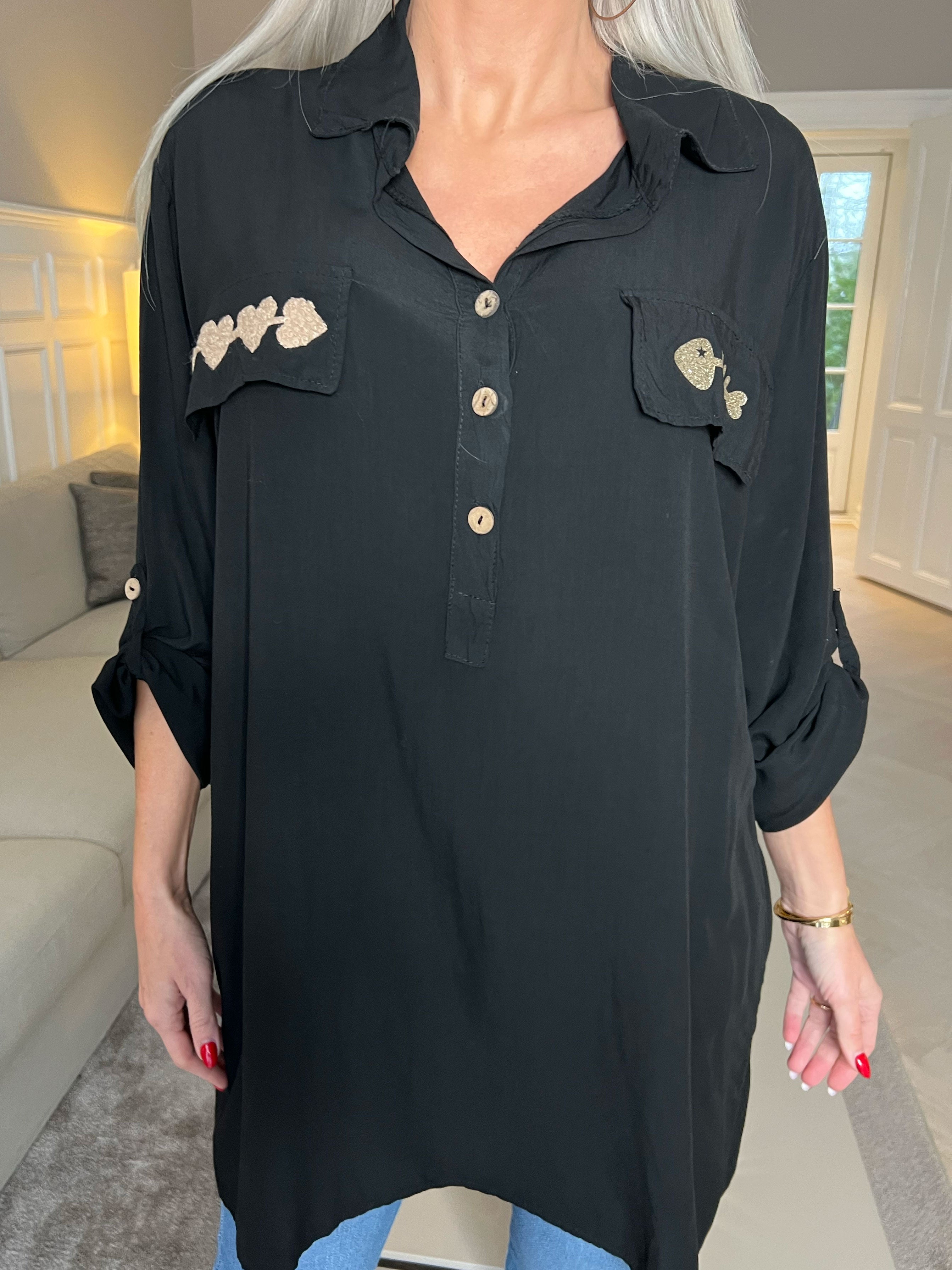 Janine - Söt bomullsskjorta med detaljer på bröstet