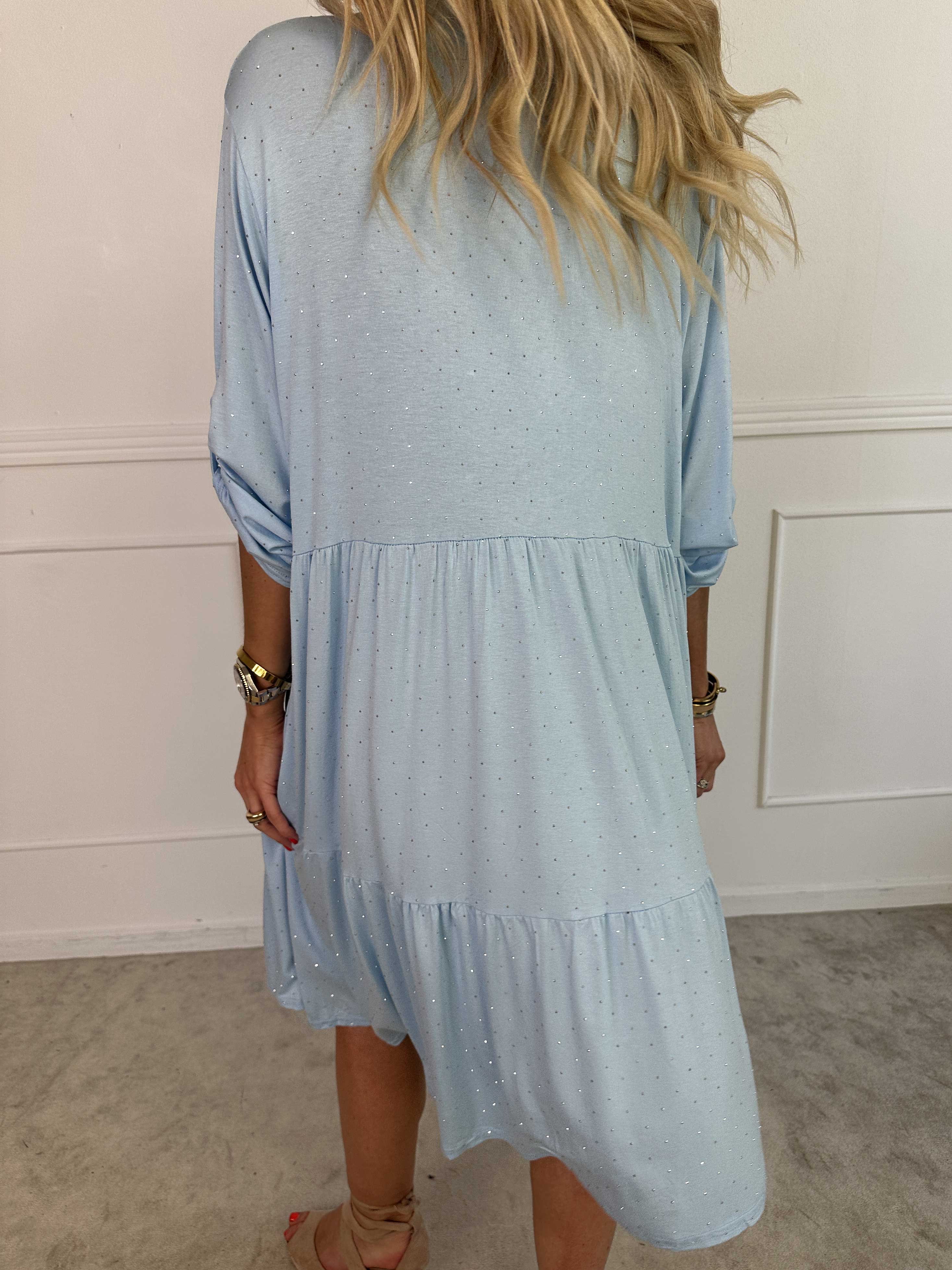 Milano Crystal Midi - Klänning med lager på lager look i viskos med similisten