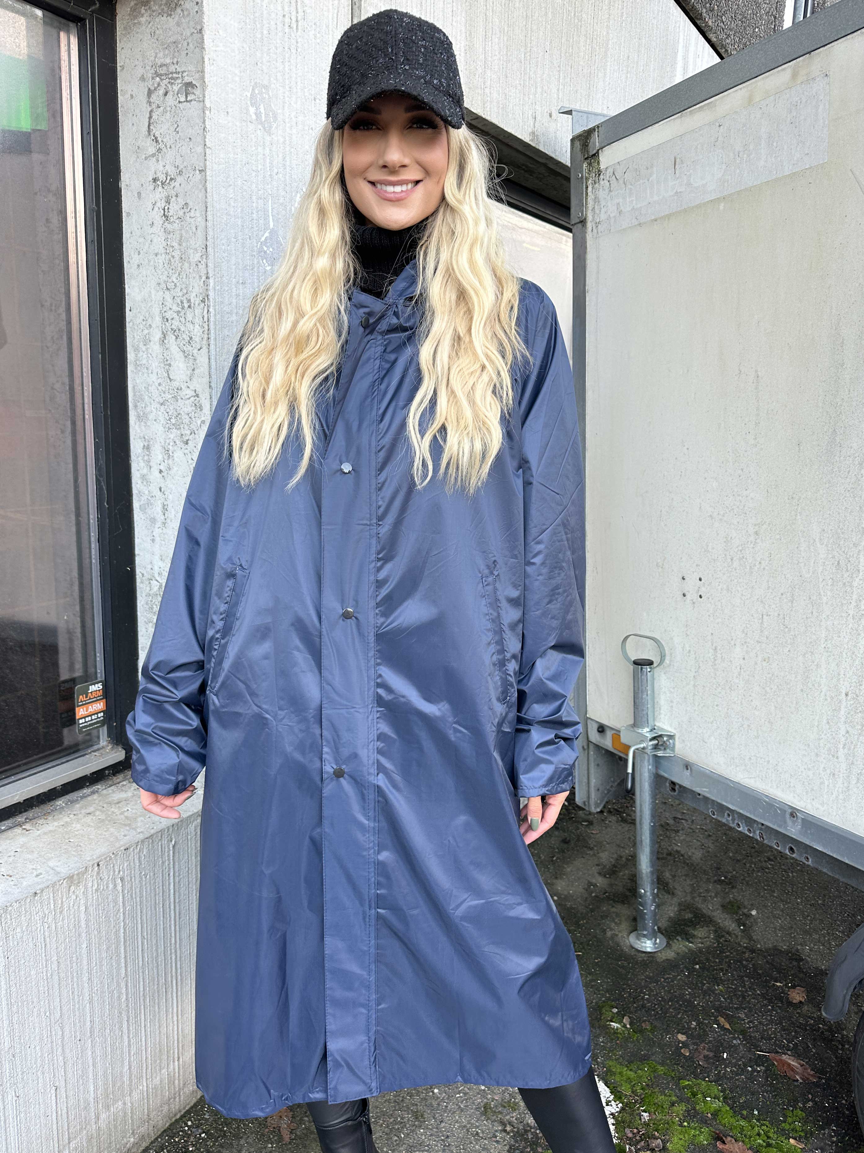 Reina - Regnjacka med huva