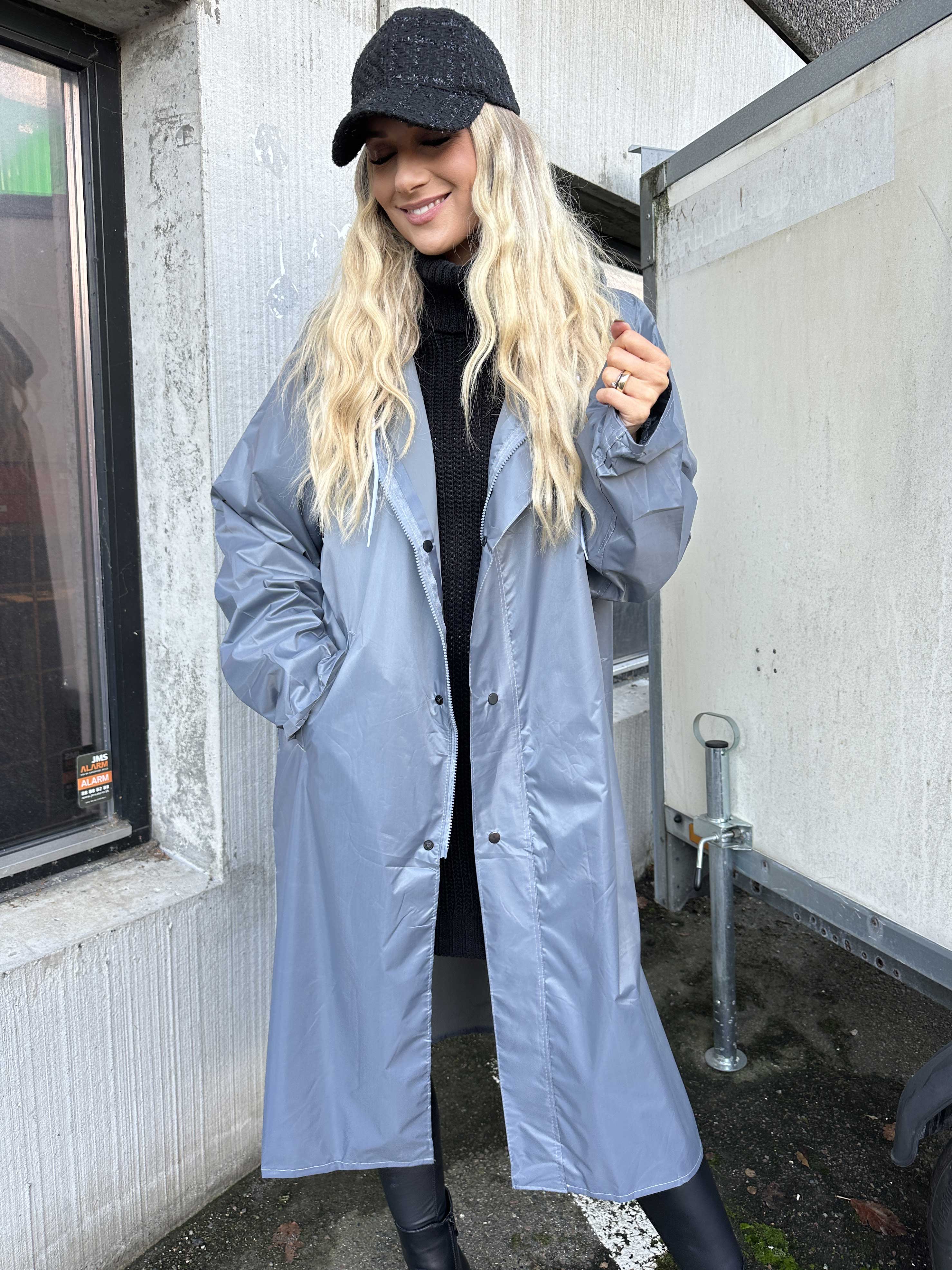 Reina - Regnjacka med huva