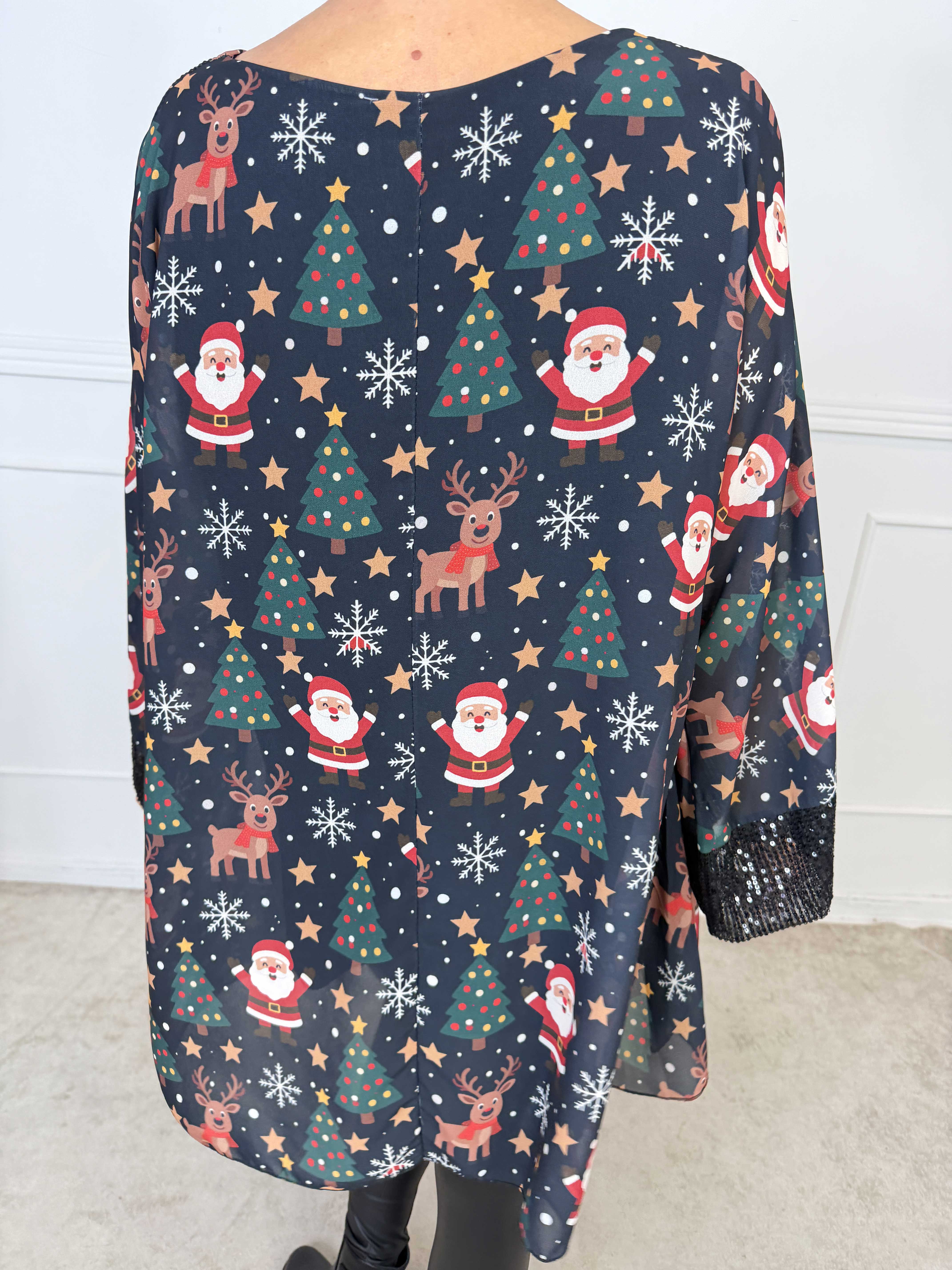Santa - Tunika i plus size med paljetter och fina julmotiv på det eleganta chiffonlagret