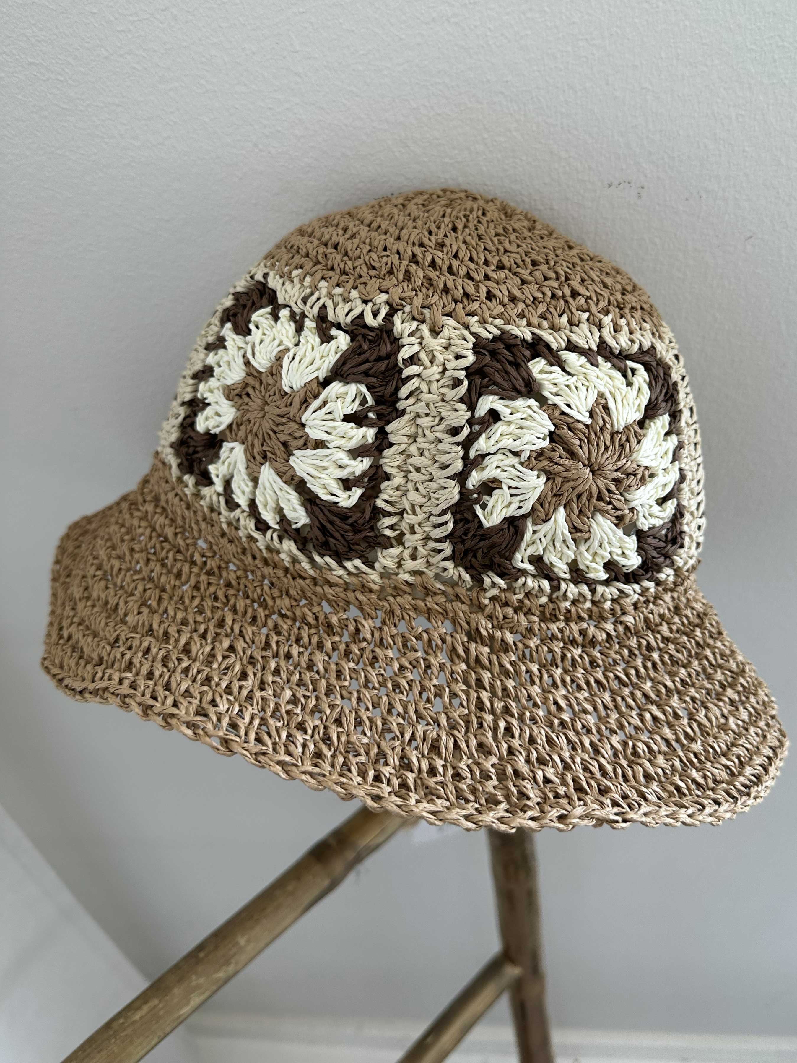 Sol - Söt sommarhatt med blommigt mönster