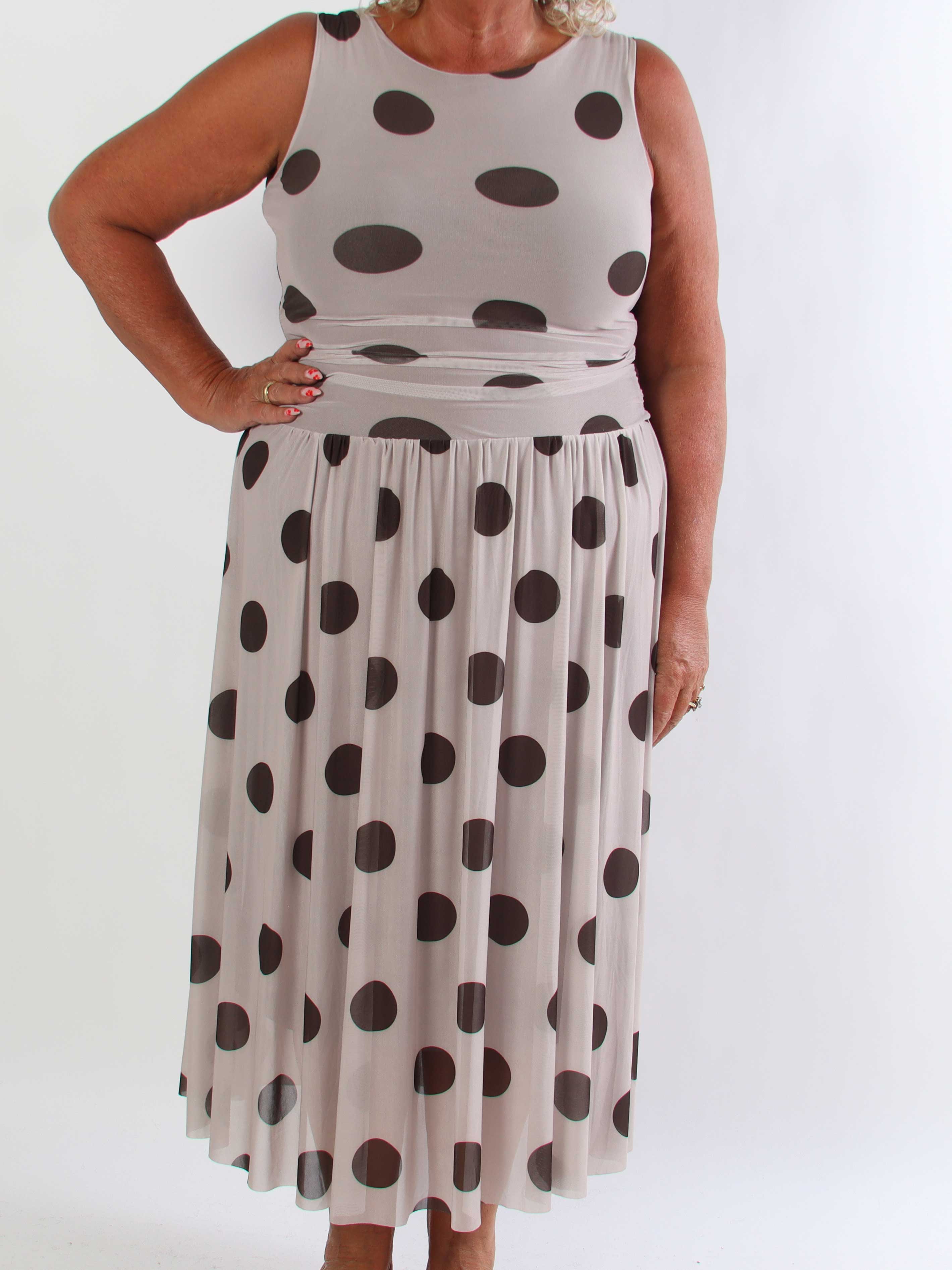 Hallie – Elegant, stretchig plus size klänning i prickig mesh