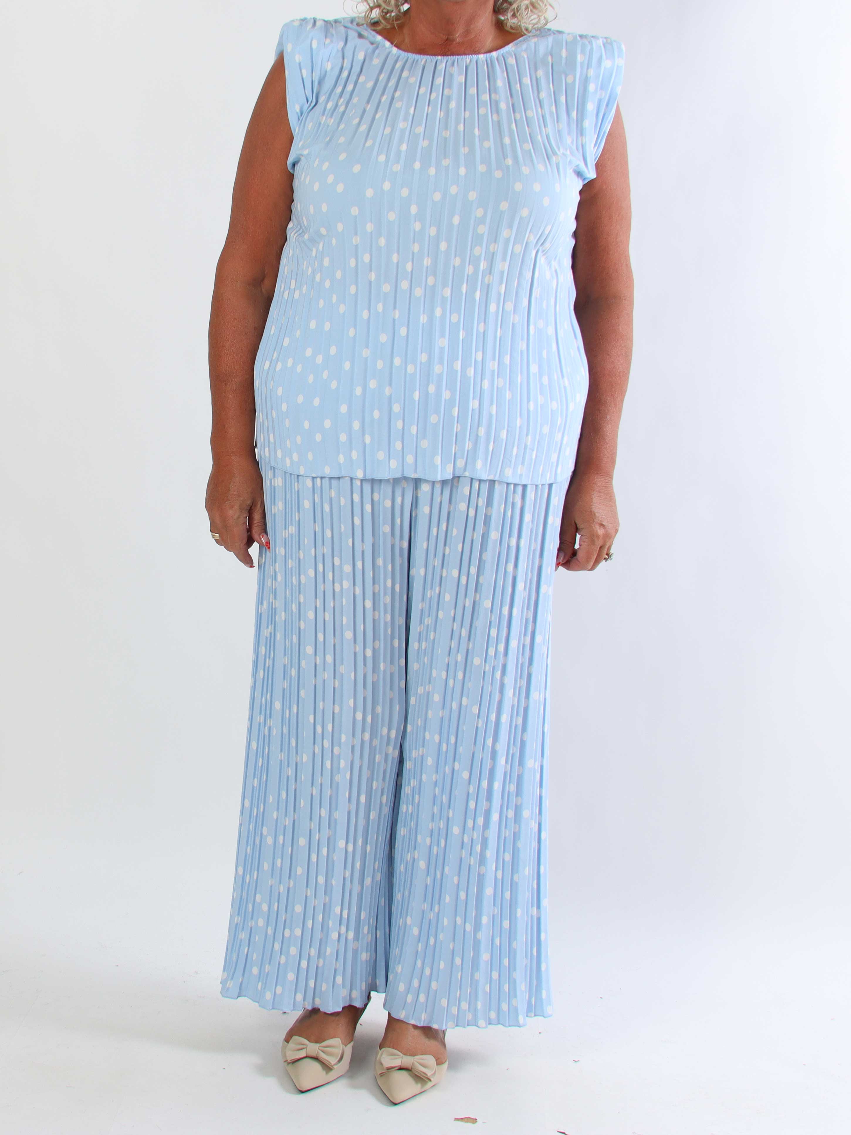Zina – Elegant plus size set med prickar och veckad design