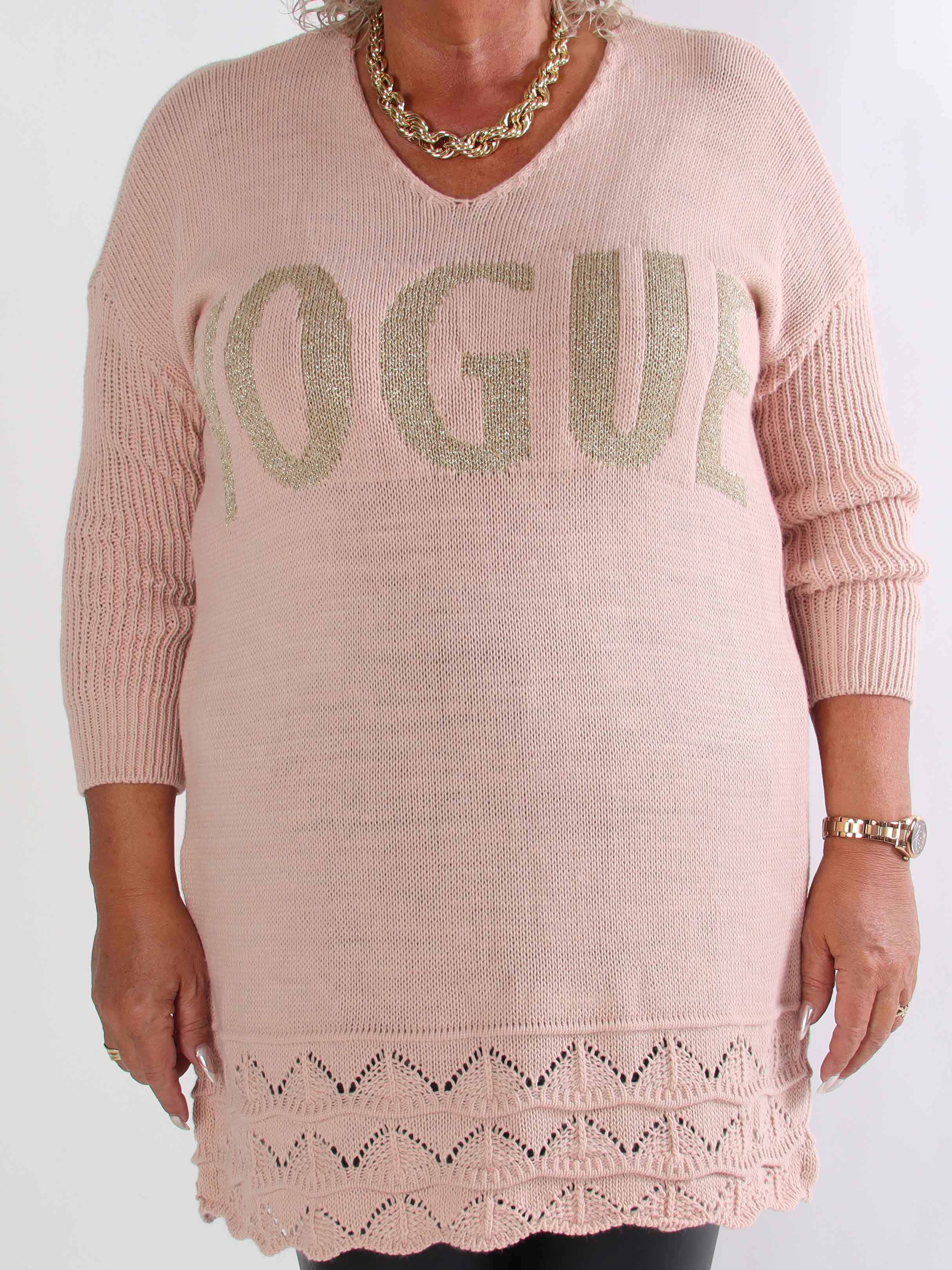 Rebeca Gold - Stickad plus size blus med VOGUE och mönster nedtill
