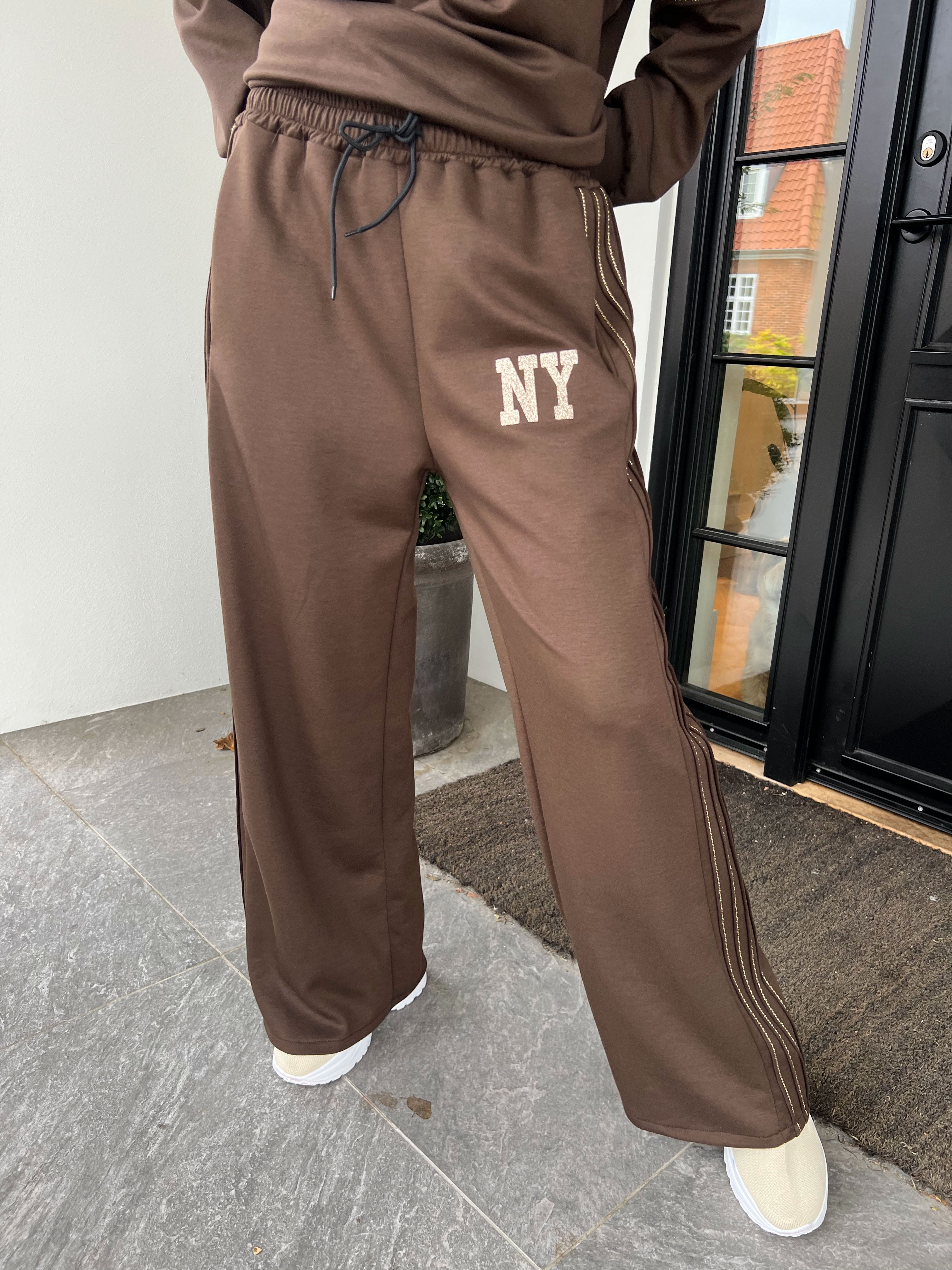 Dream NY – Träningsoverall i viskos med glittrig ”NEW YORK”-text på framsidan