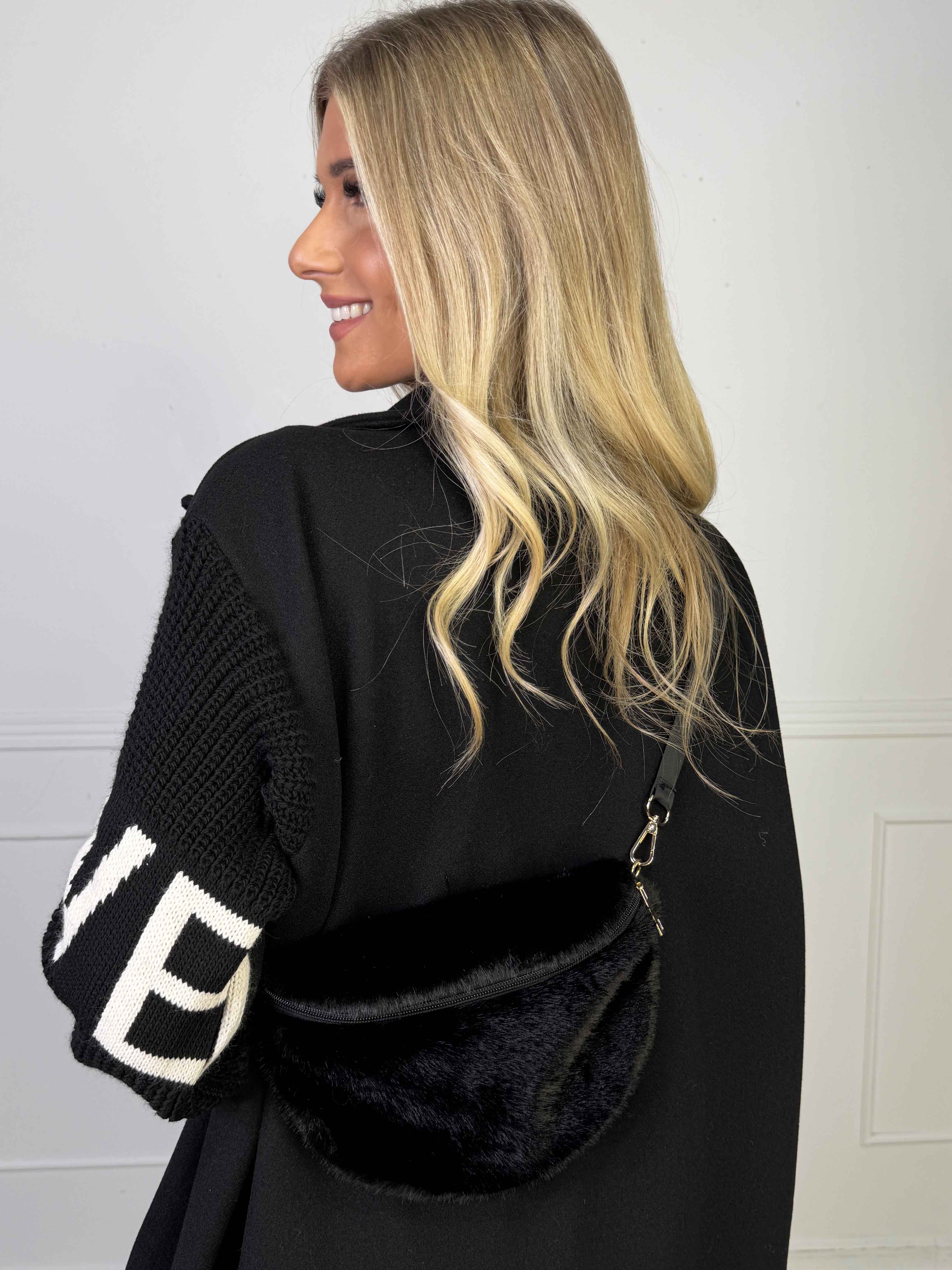 Dulce - Bæltetaske i blød faux fur